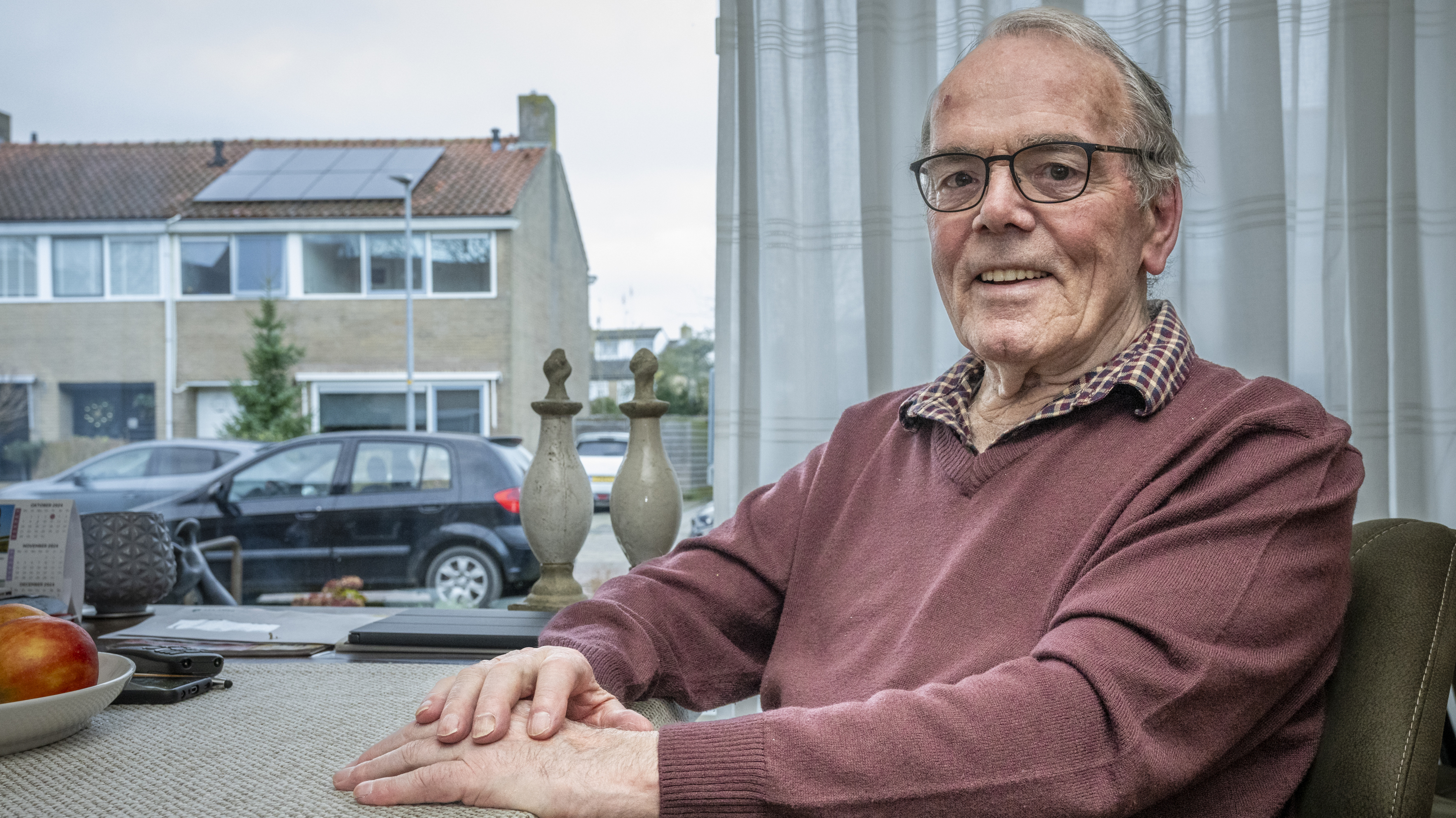Jan tuurt in een donker gat als hij ‘s nachts uit zijn raam kijkt. Ergernis over haperende straatver