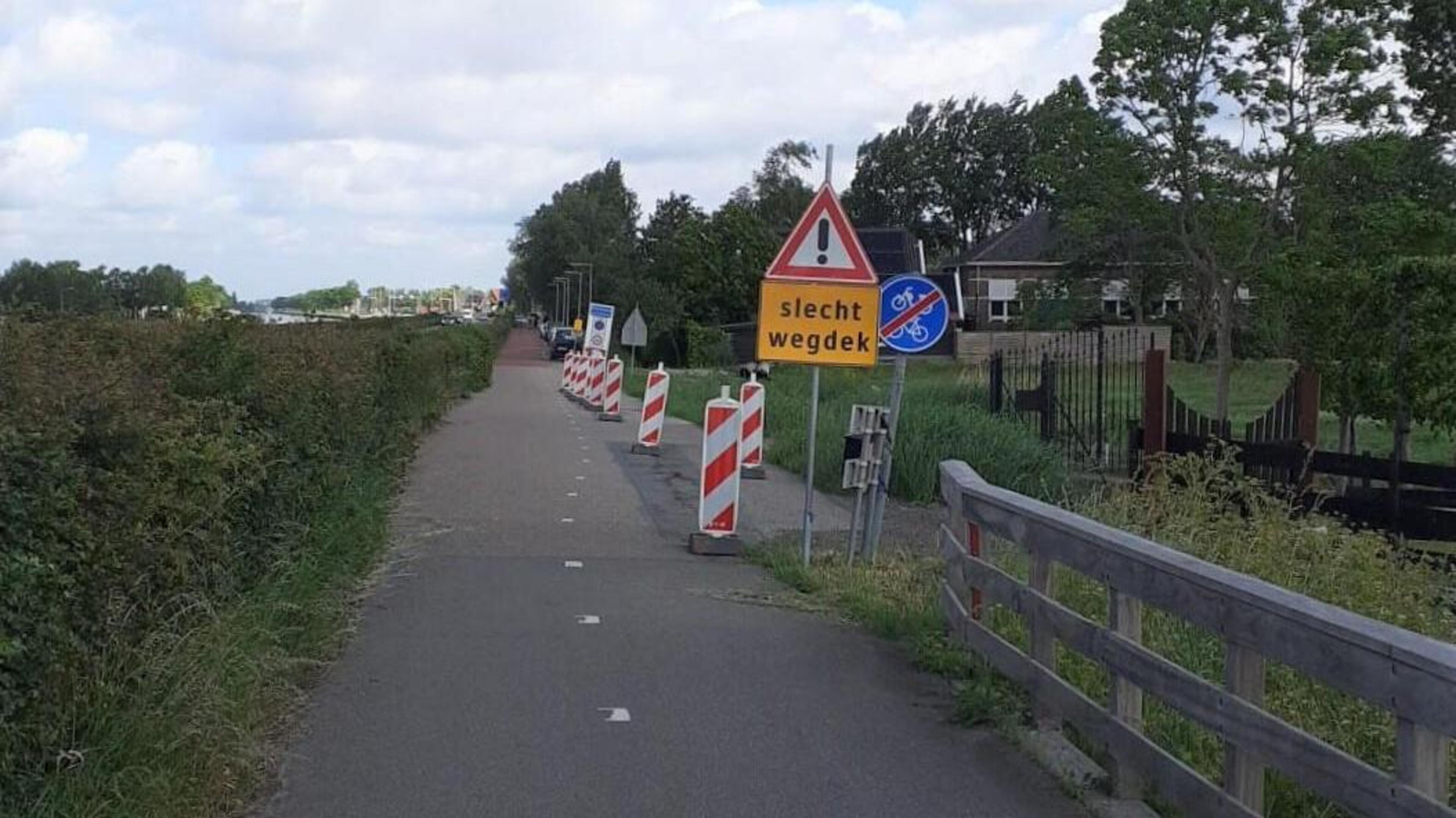 'Levensgevaarlijk' stuk weg bij Watergang afgezet, maar door wie?
