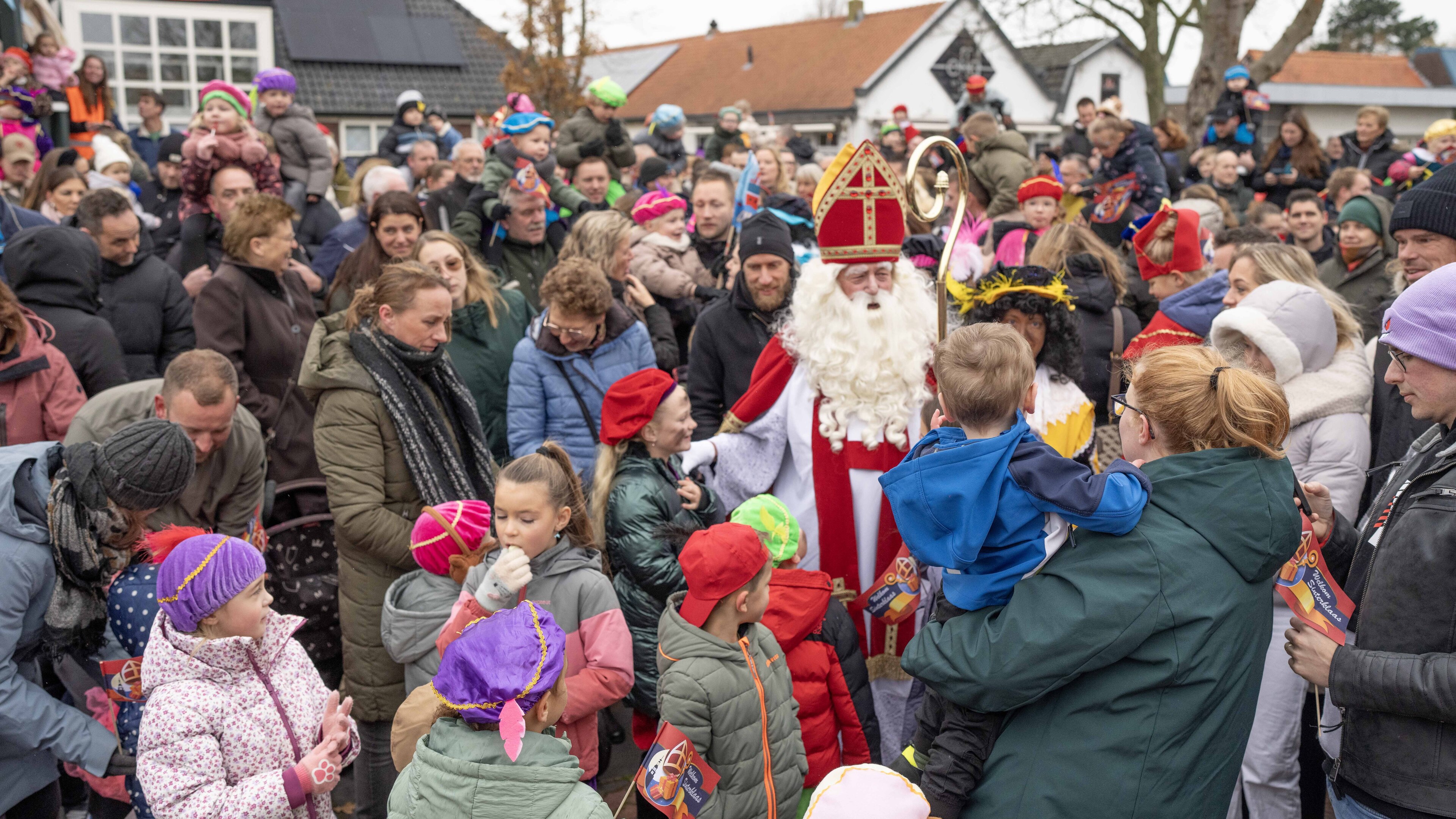 Weer warm worden op de stormbaan en in de kerk bij koude intocht Julianadorp