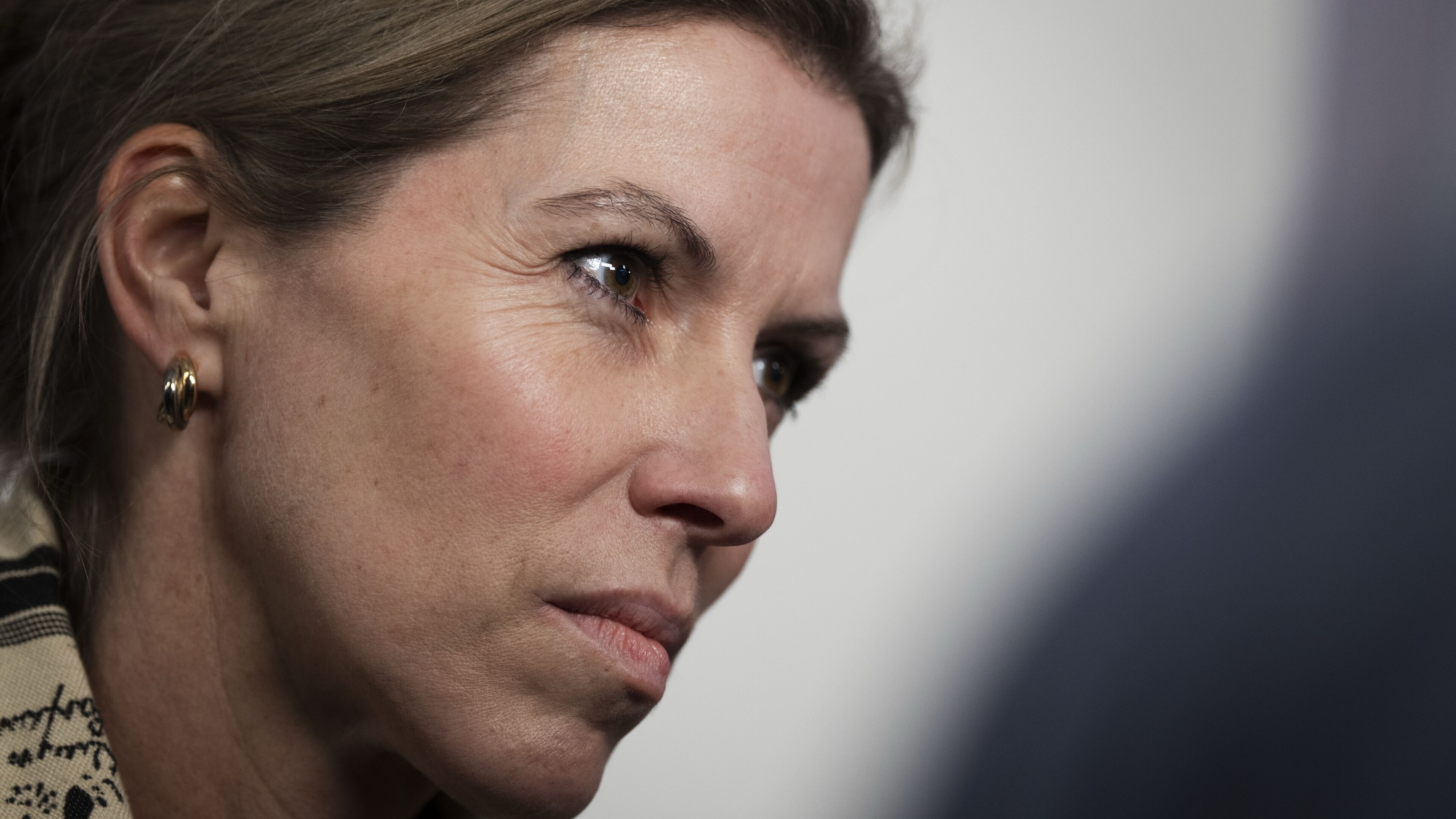 Cabinet to apologize to birth mothers and children given up for adoption