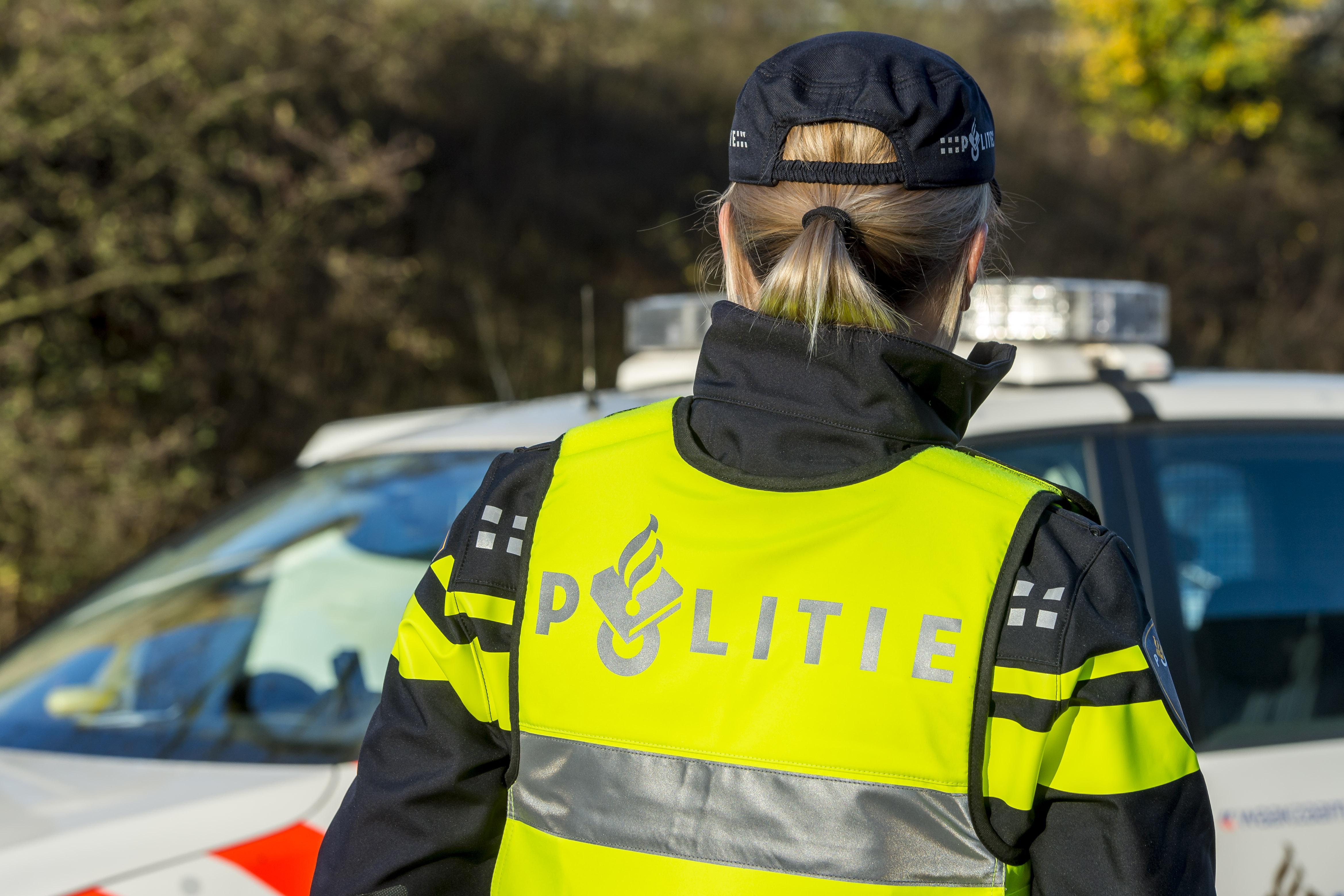 Wijkagent wijst buurtbewoners op vernielingen en diefstallen in Helderse wijk De Schooten