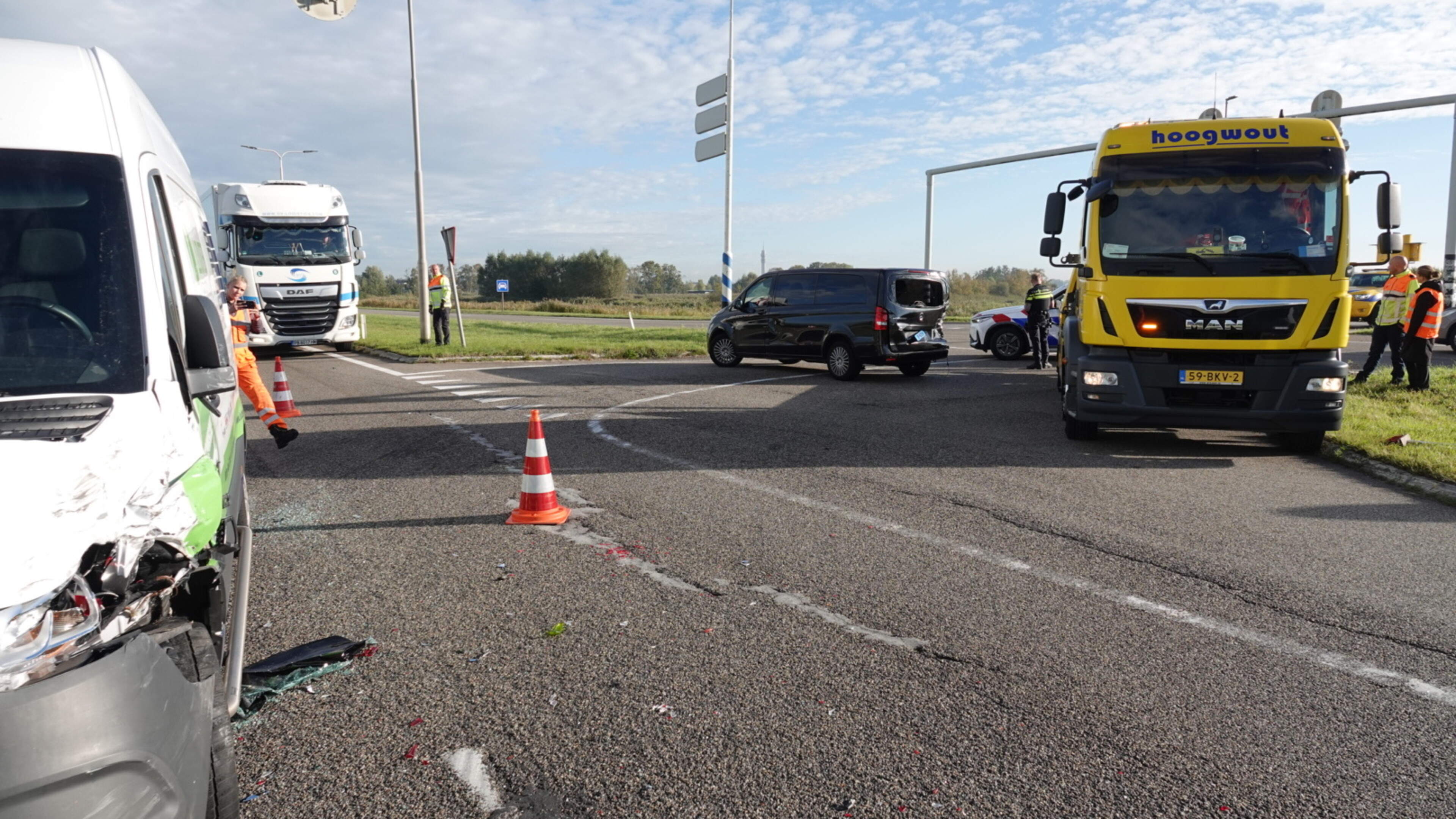 Ongeval met drie auto’s bij Westzaan: file op N246 richting Assendelft