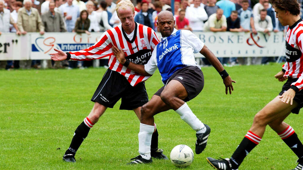 Raymond Meijer, voormalig Hollandiaspeler, loopt ‘hinderlijk in beeld