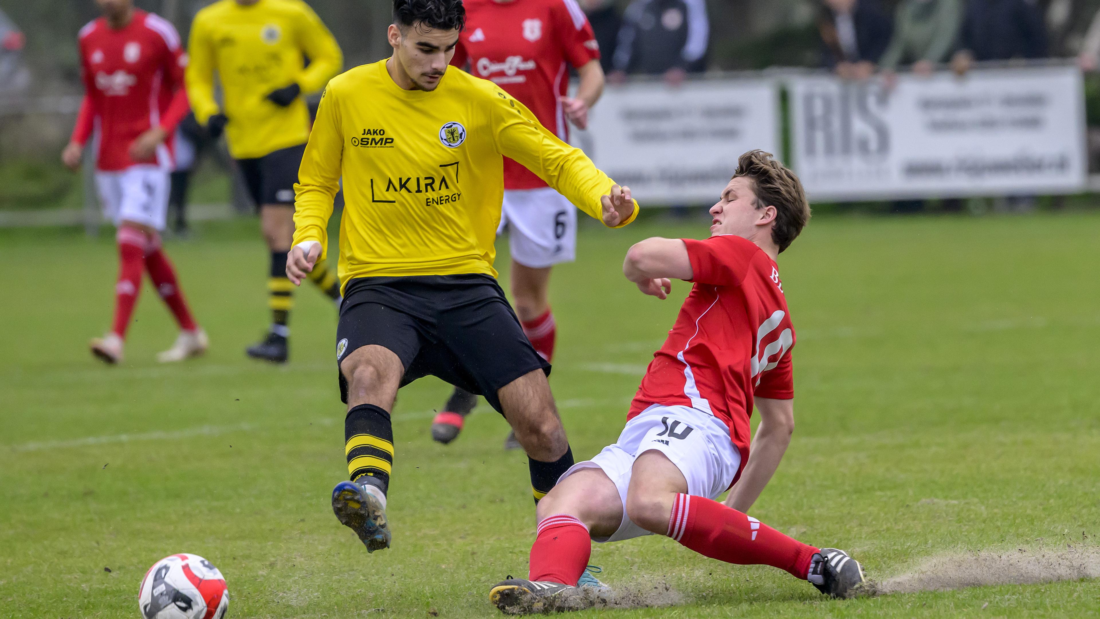 Met de hakken over de sloot: VSV boft dat arbiter doelpunt over het ...