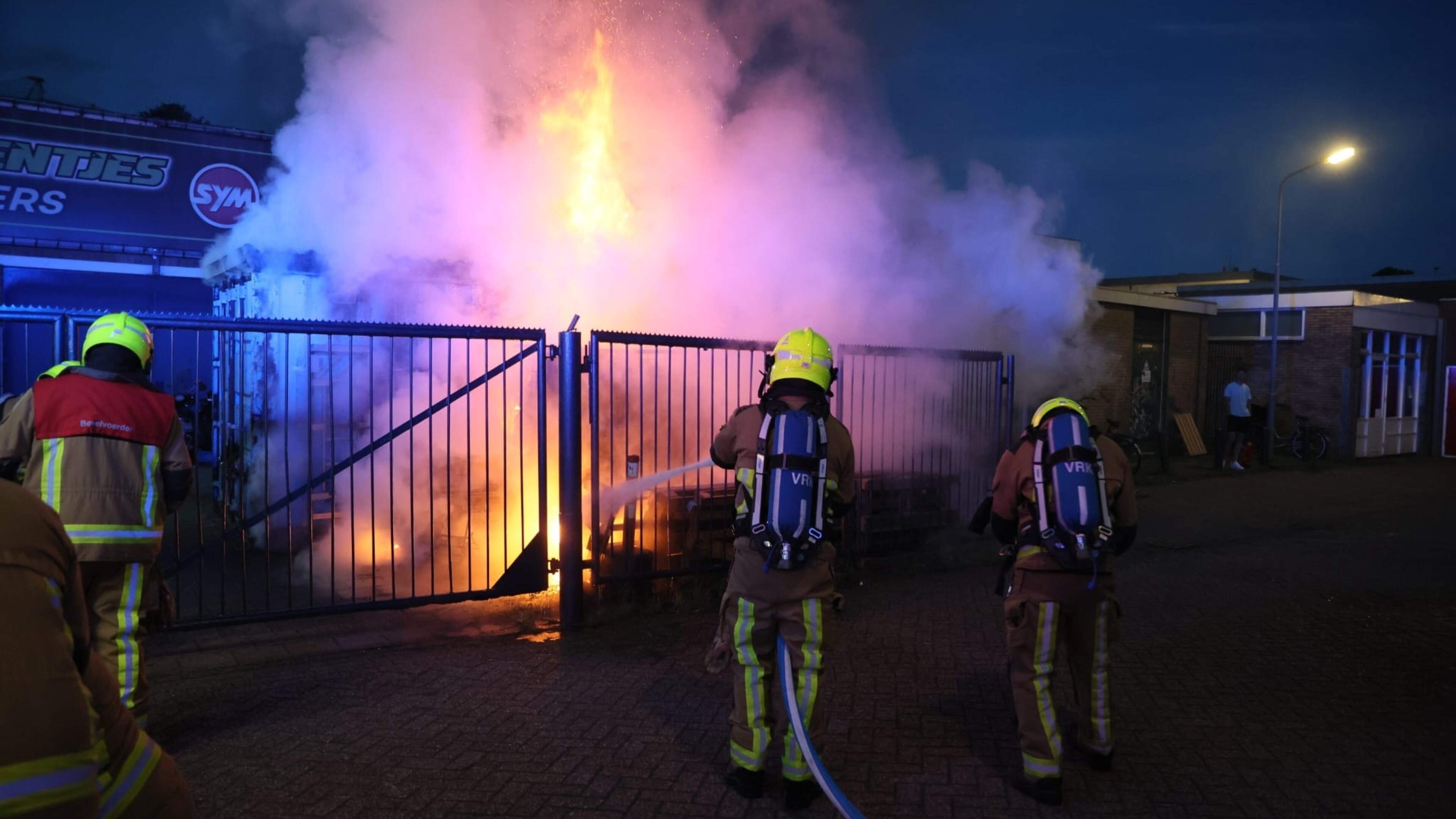 Major fire in shop building on Cornelius Groenlandstraat in Heemskerk