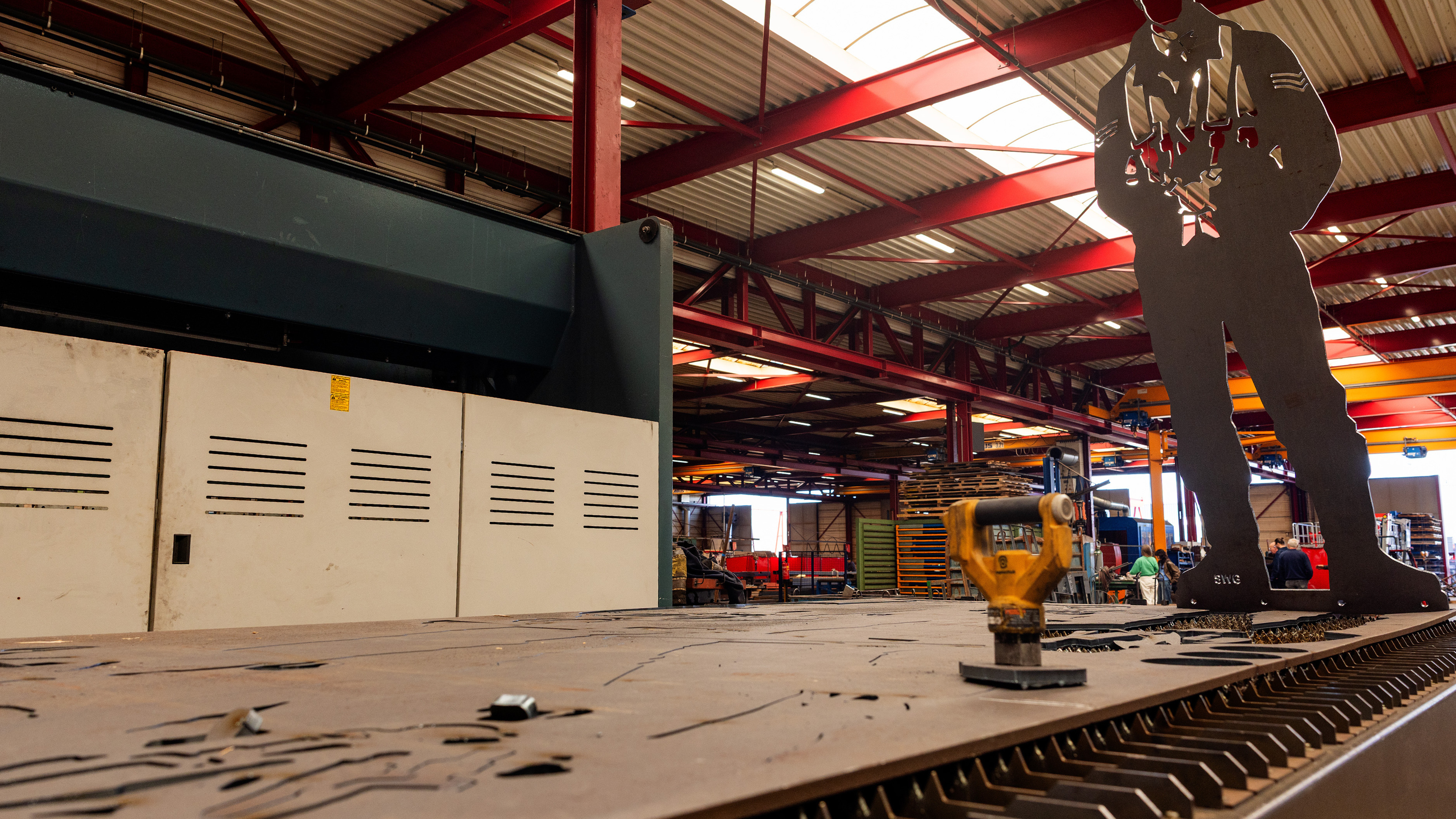 'Standing with Giants' silhouettes come to life at Mous Construction in Akersloot: 'This is so incredibly beautiful to see'