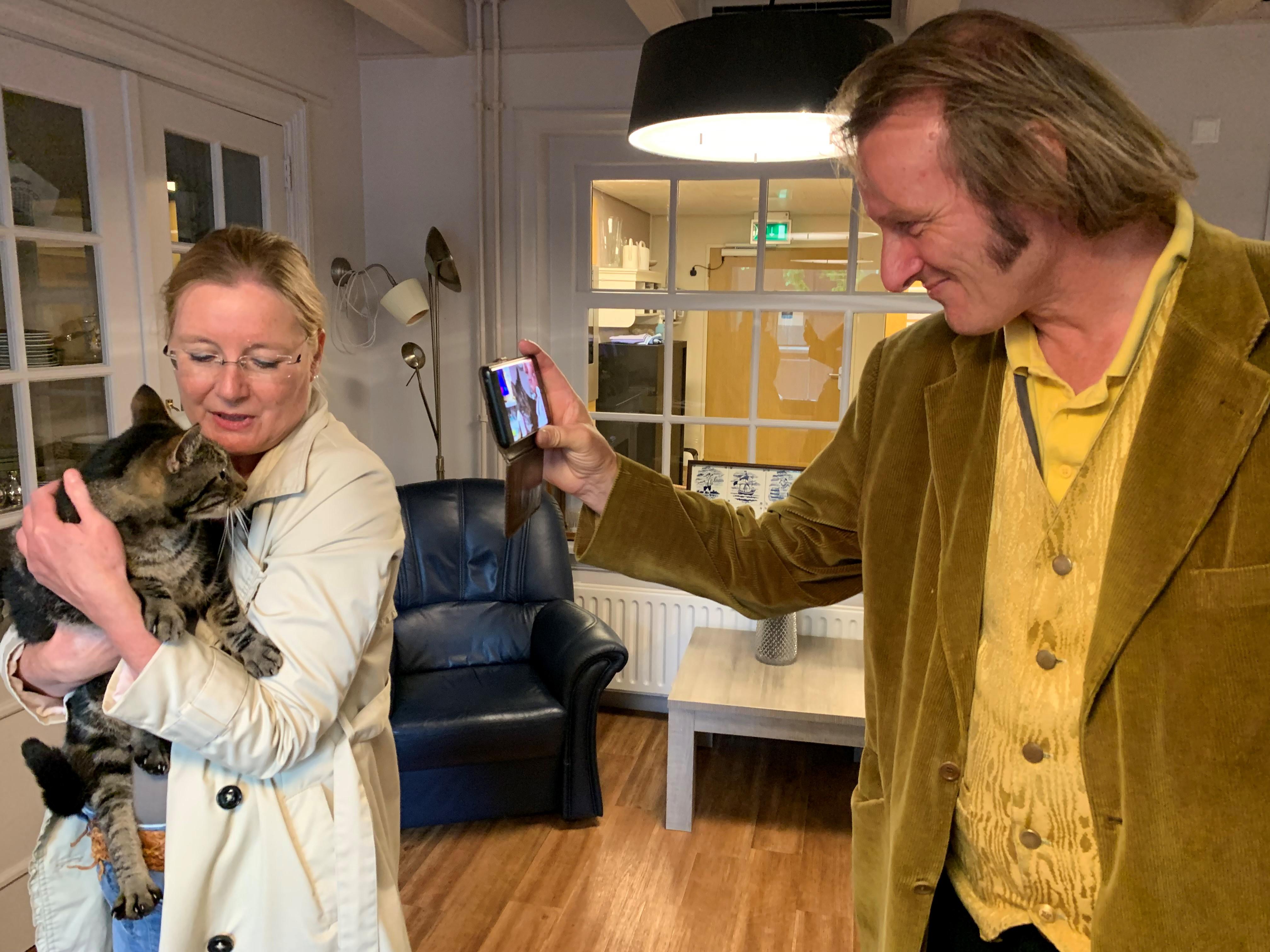 Katertje vindt na overlijden baasje het ’kattenparadijs’ in ...