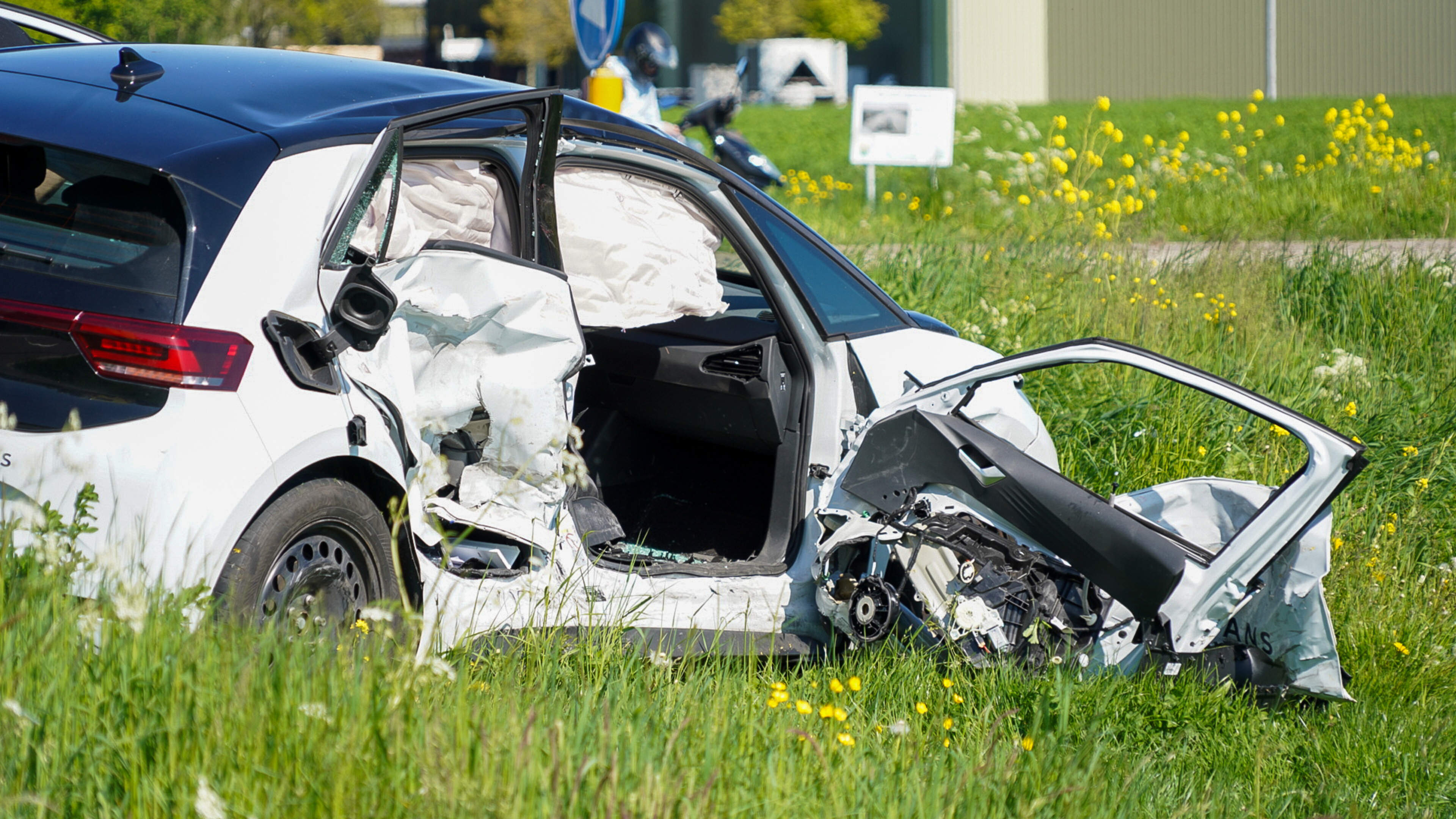 Meerdere gewonden bij botsing tussen camperbusje en auto in Hoogkarspel