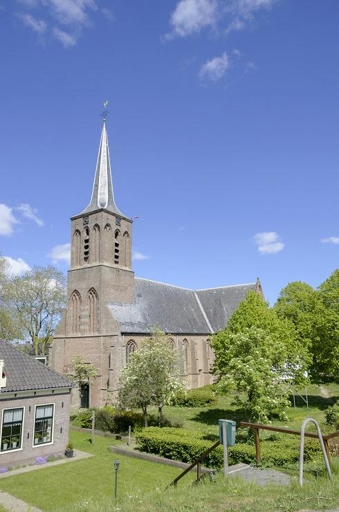 Martinuskerk in Schellinkhout staat te koop, minimale vraagprijs is geheim