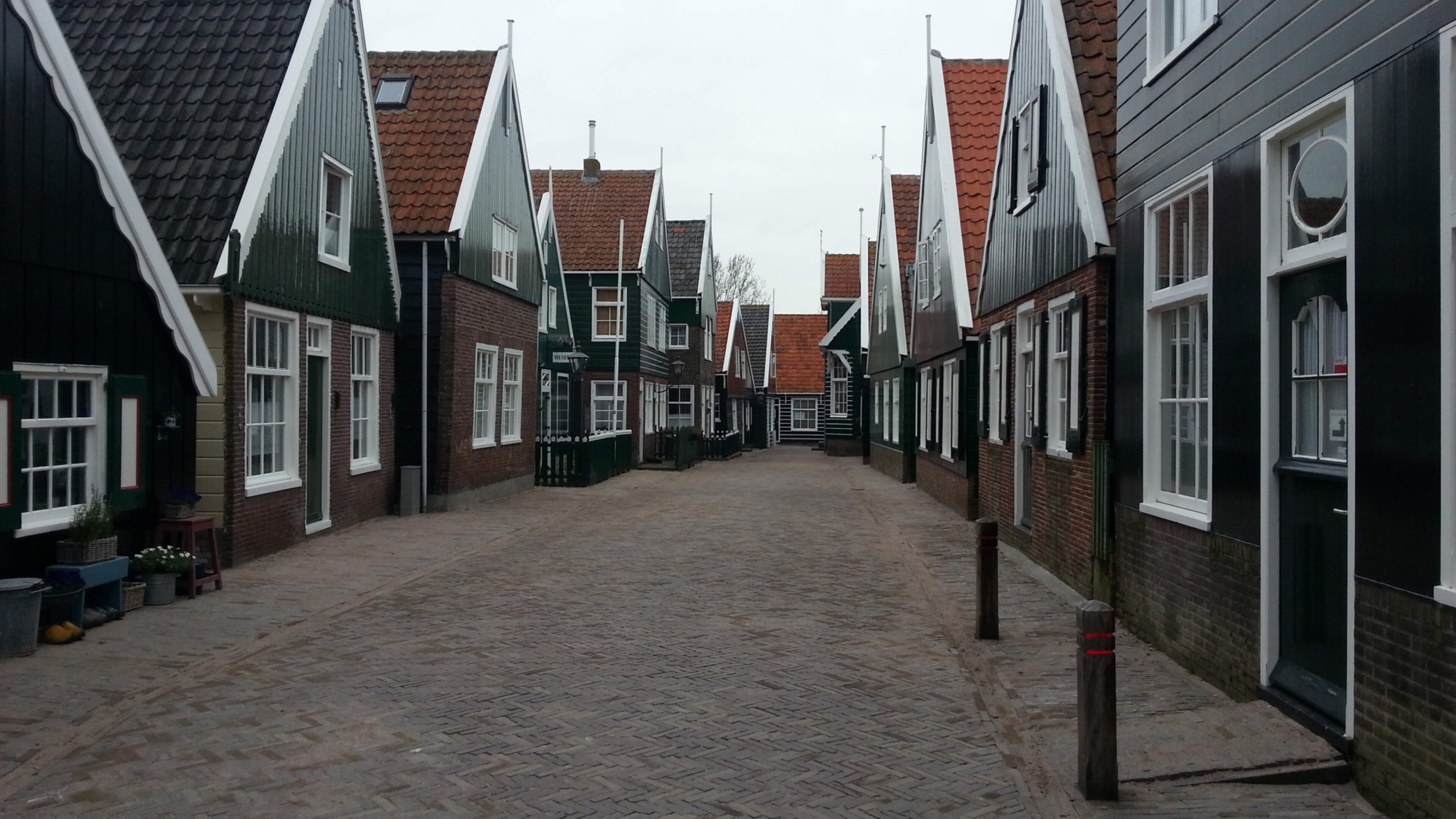 Gemeente heeft zonnepanelen op dak op Marken terecht geweigerd