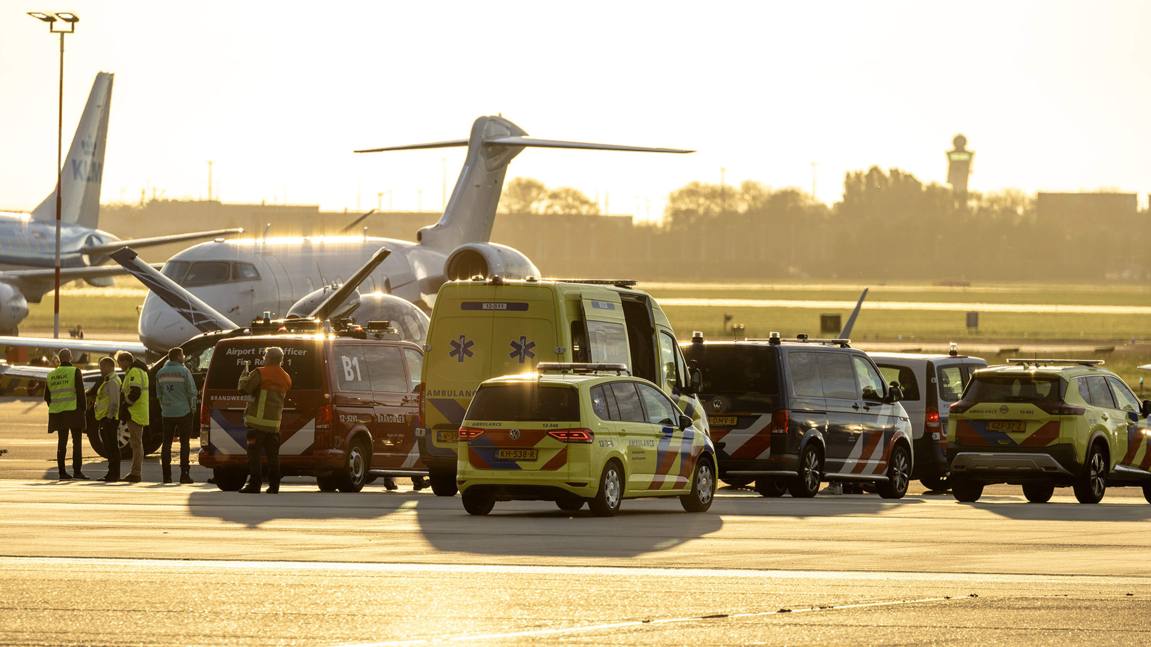 KLM flight passengers traced: what to do if symptoms develop? 'Don’t go to your GP, contact your local health service'