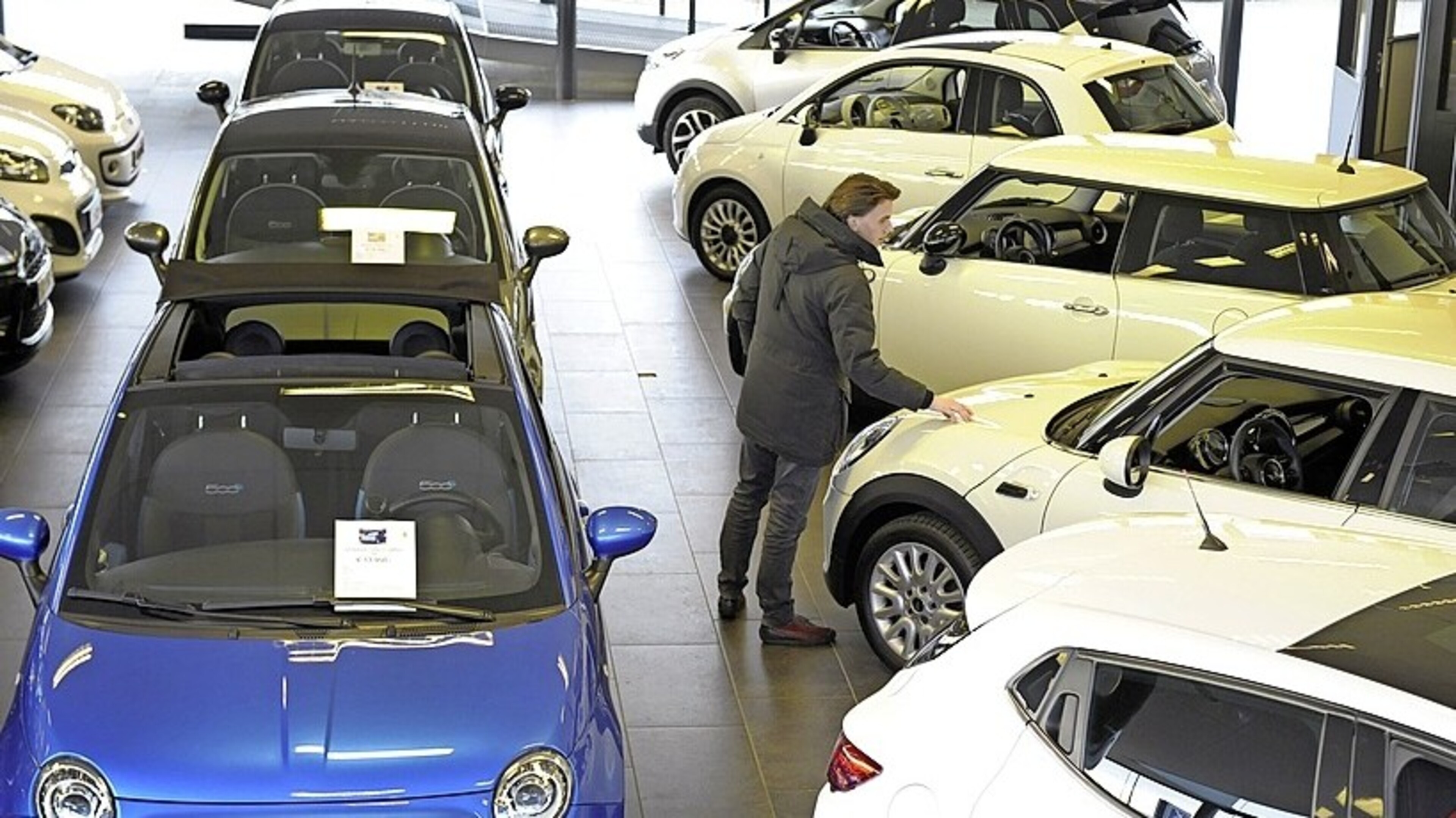 Prices of used petrol and diesel cars fall gradually as demand for used electric vehicles skyrockets since start of war