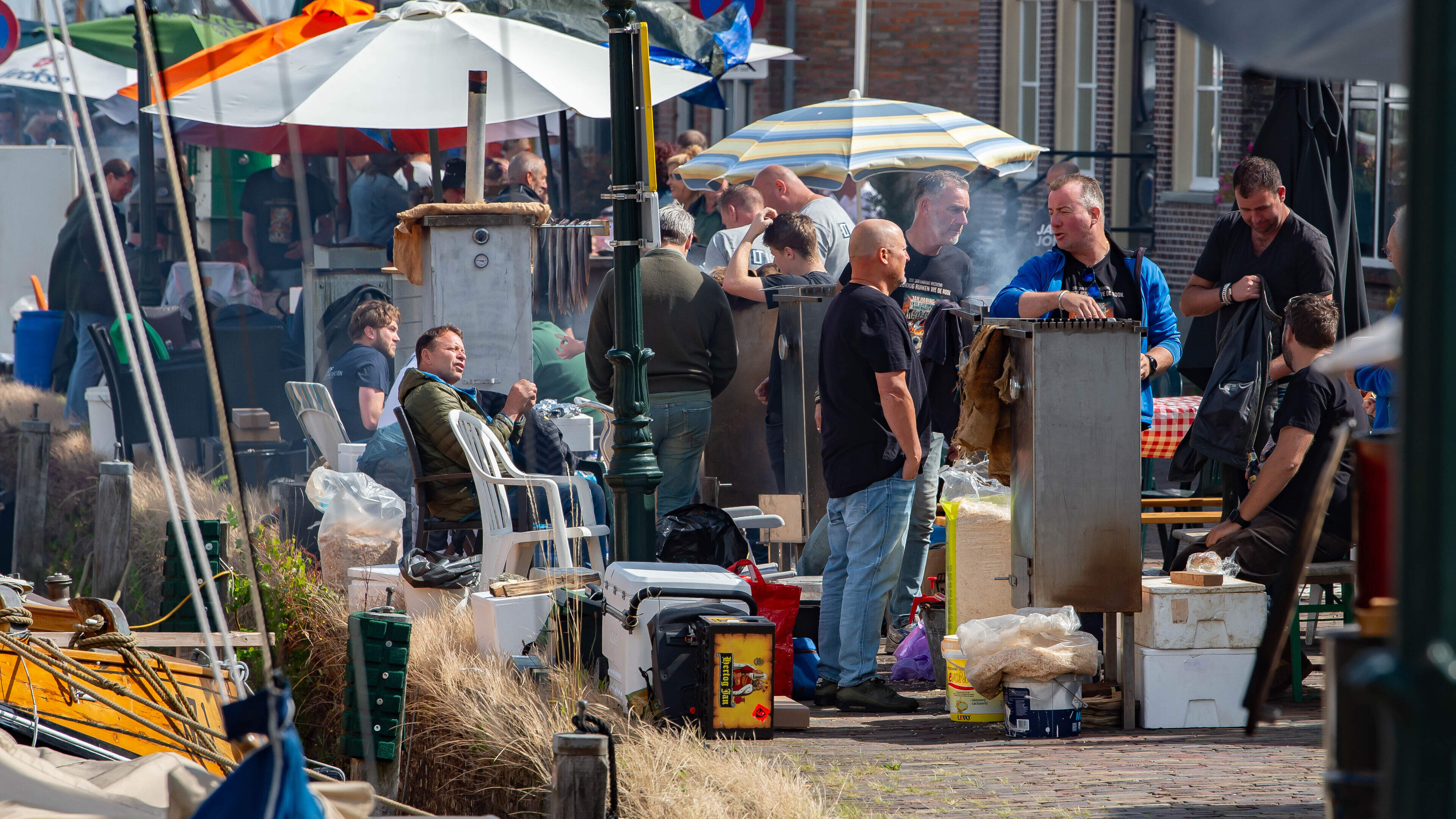 Mogelijk tóch palingroken en zeilrace in Monnickendam: aanvragen om organisatie Jan Haring-activitei
