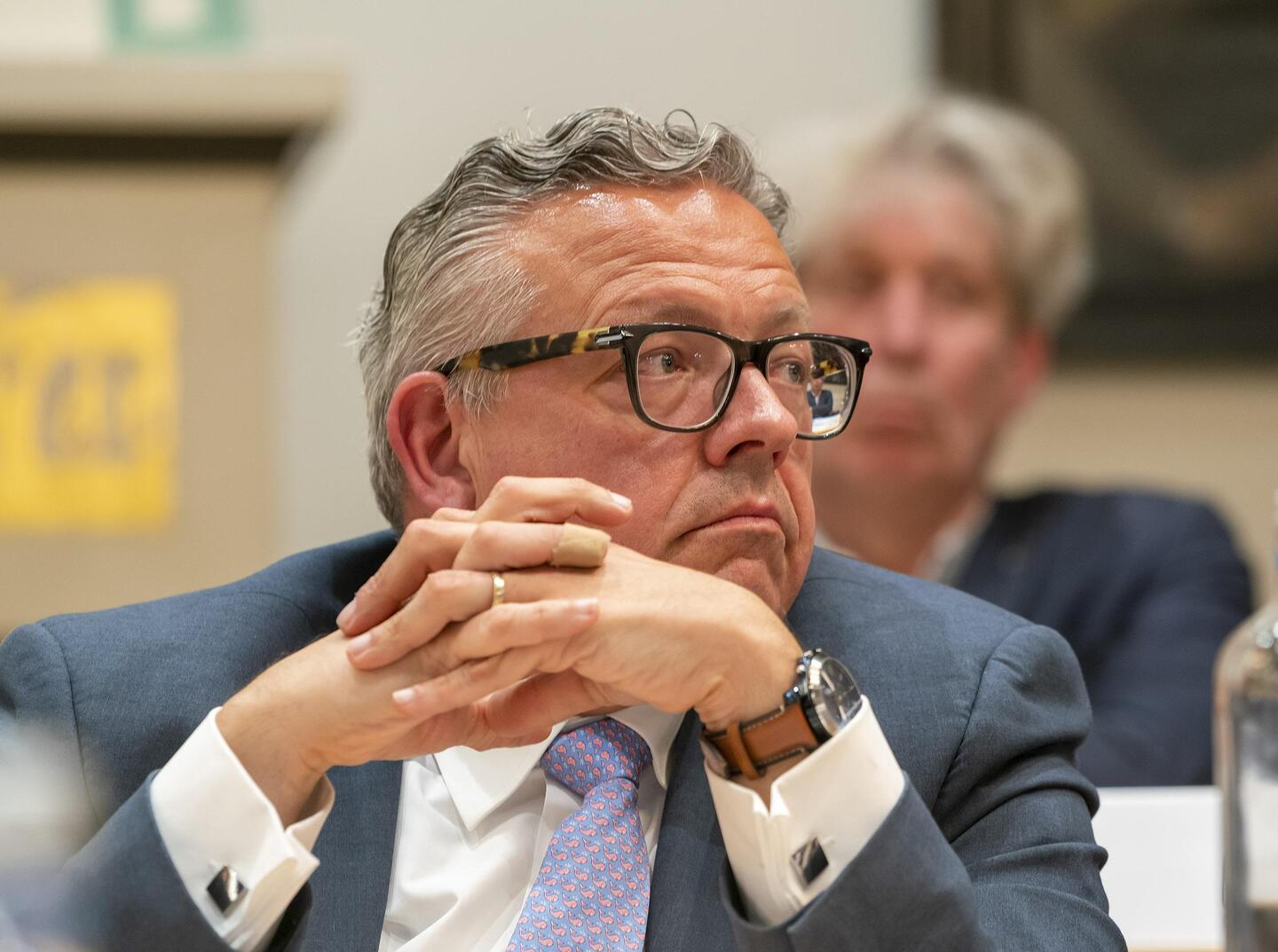 Het is genoeg geweest met de scheldpartijen en de machtsspelletjes in ...
