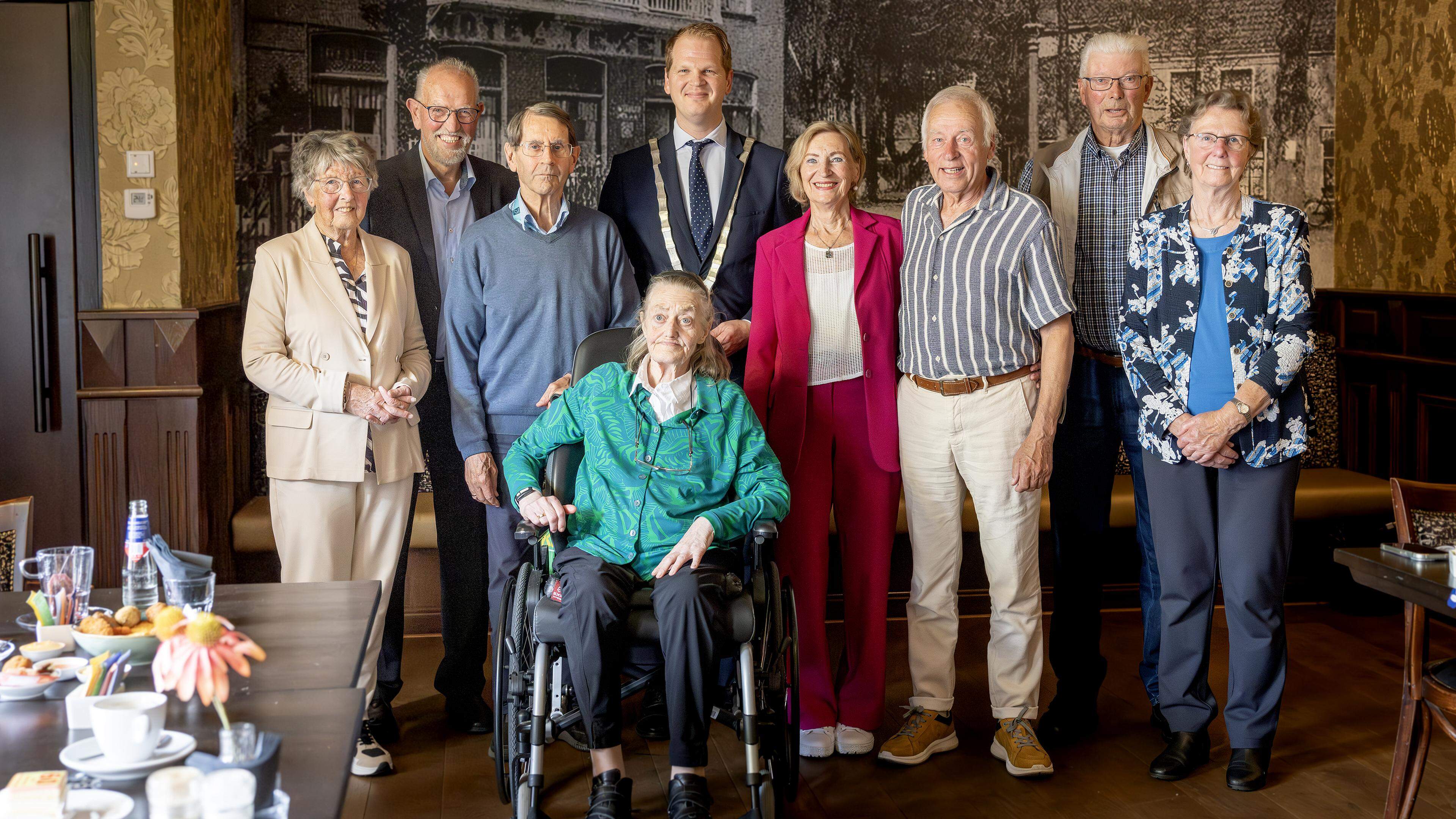 Voor het eerst gezamenlijke viering voor 60-jarige bruidsparen op Texel. ’Mijn vrouw haalde me over
