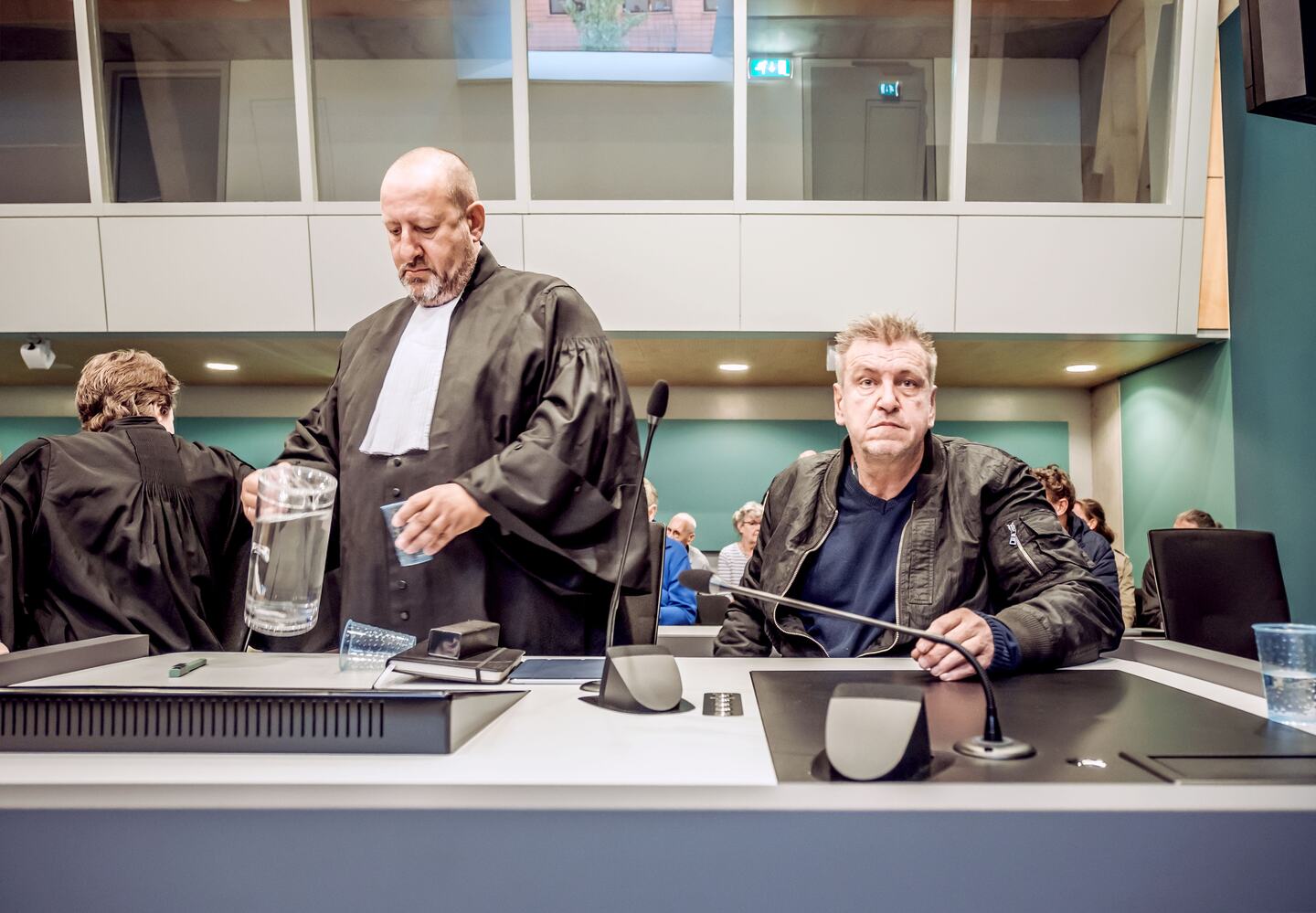 Rob Scholte en advocaat Benno Friedberg, tijdens een van de vele rechtszaken tegen de gemeente Den Helder.