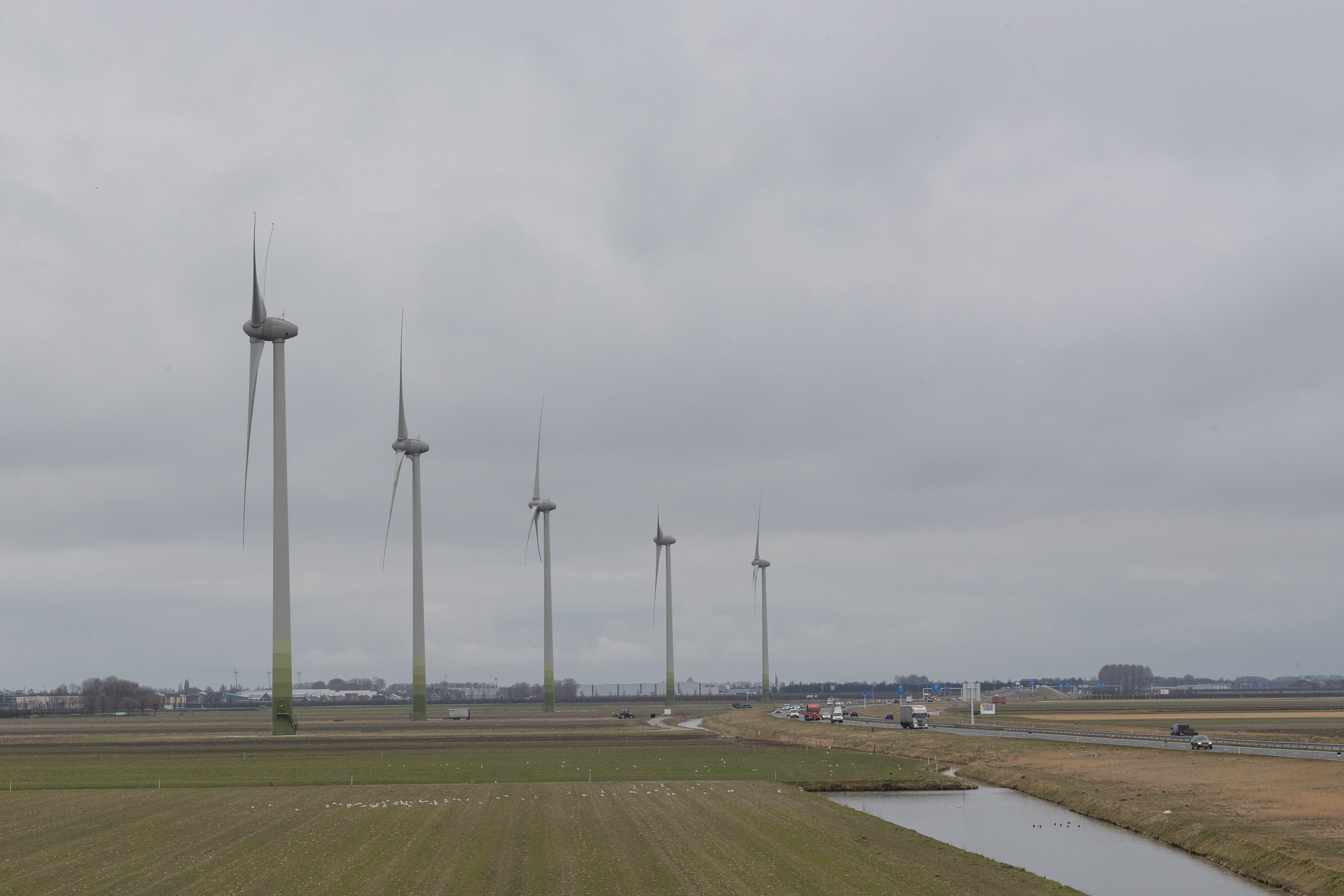 Mogelijk meer windmolens langs Westfrisiaweg