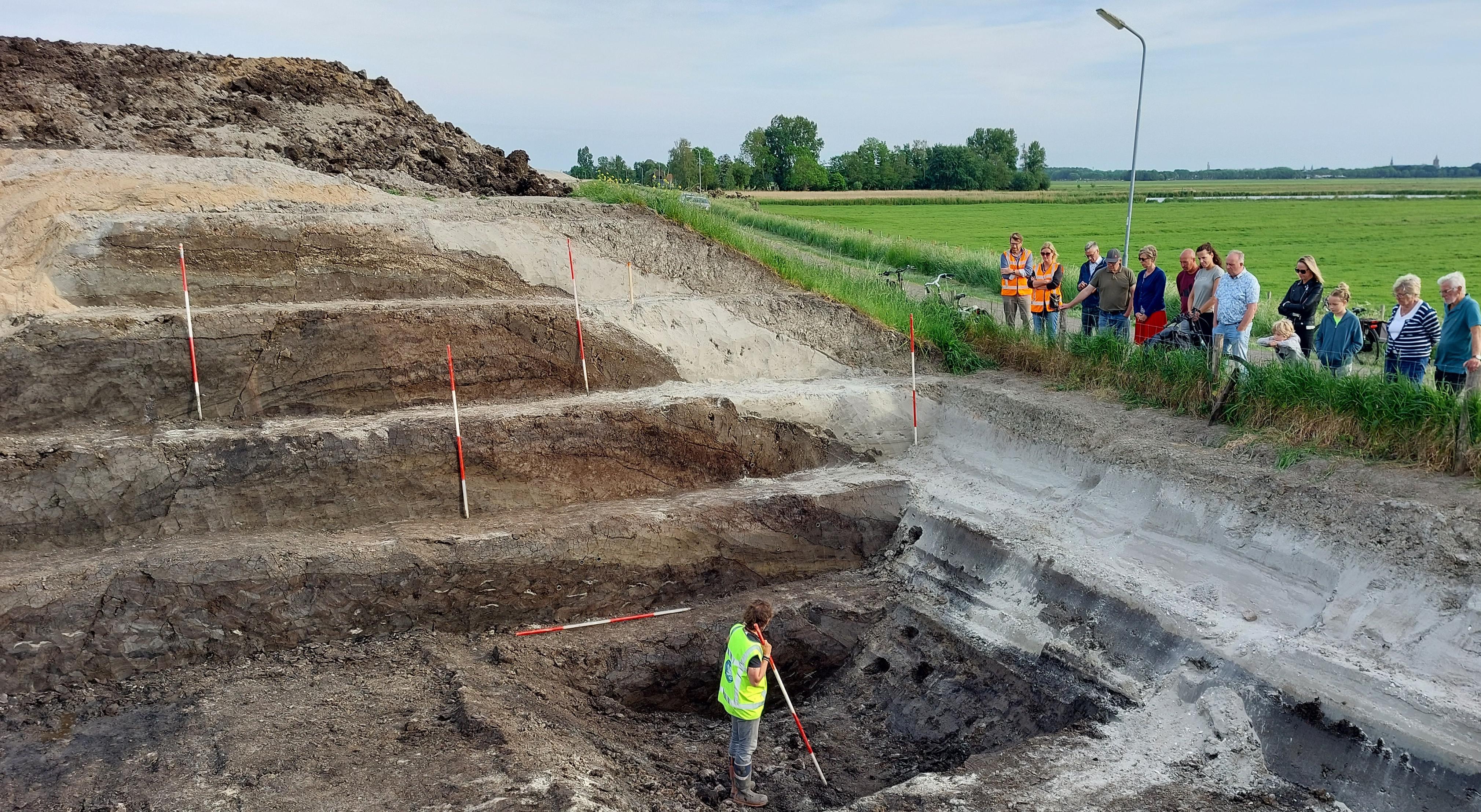Archeologen stuiten op ernstige bodemverstoring Omringdijk en gelasten open dag meteen af