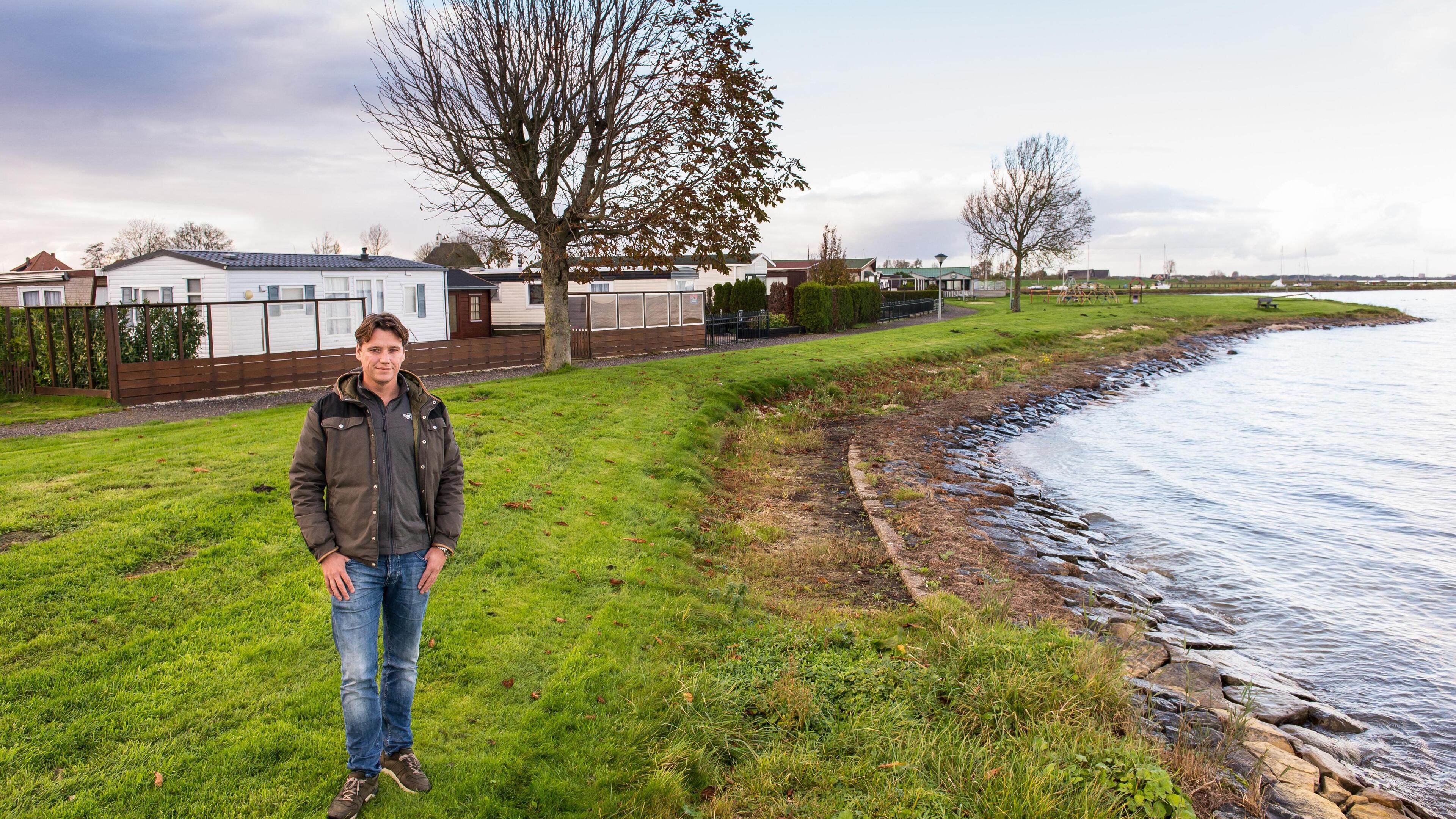 Baas camping Schardam wil grond kopen
