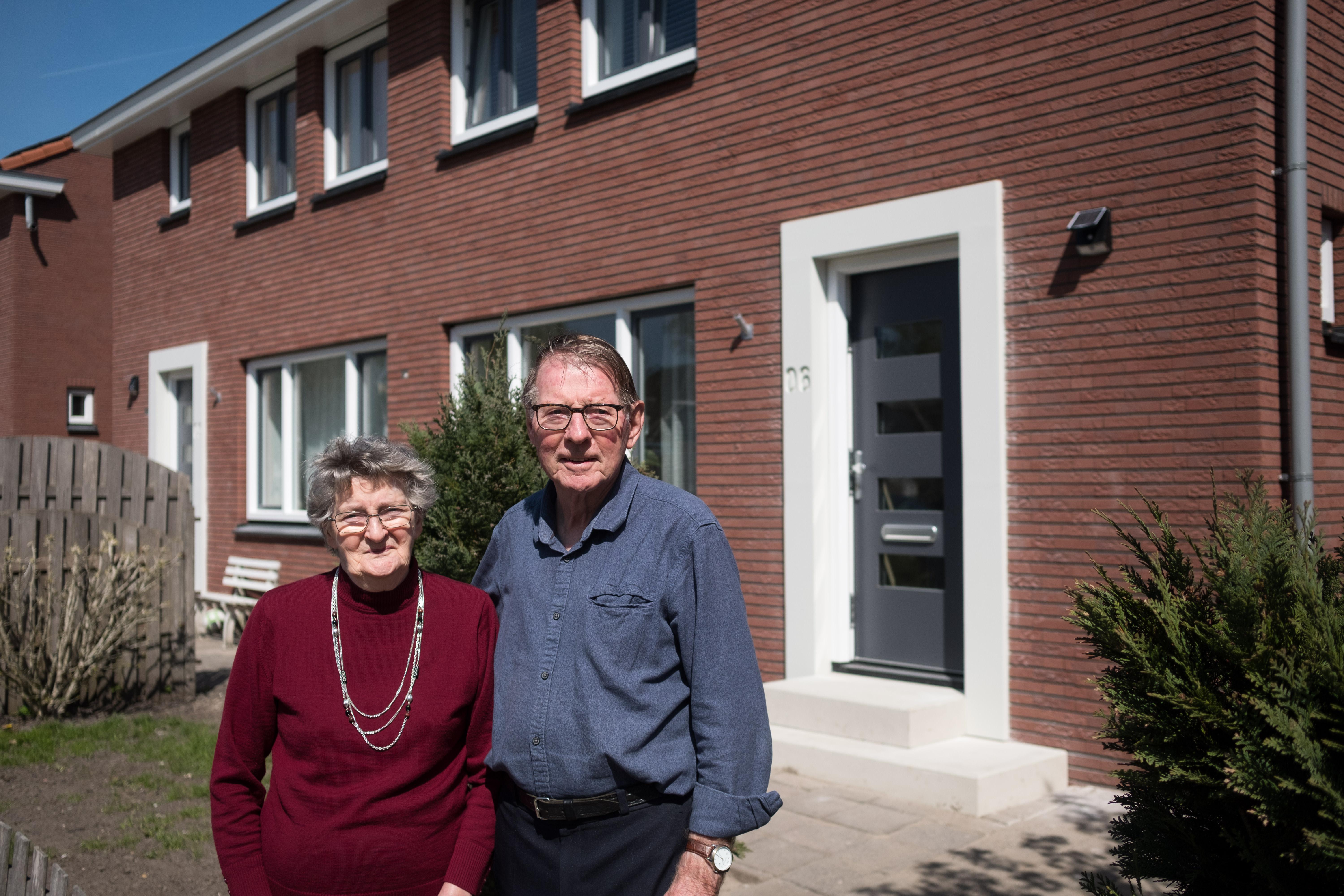 Woningen aan Bredehoff in Oosthuizen in compleet nieuw jasje gestoken en geïsoleerd: ’Voorheen vloog