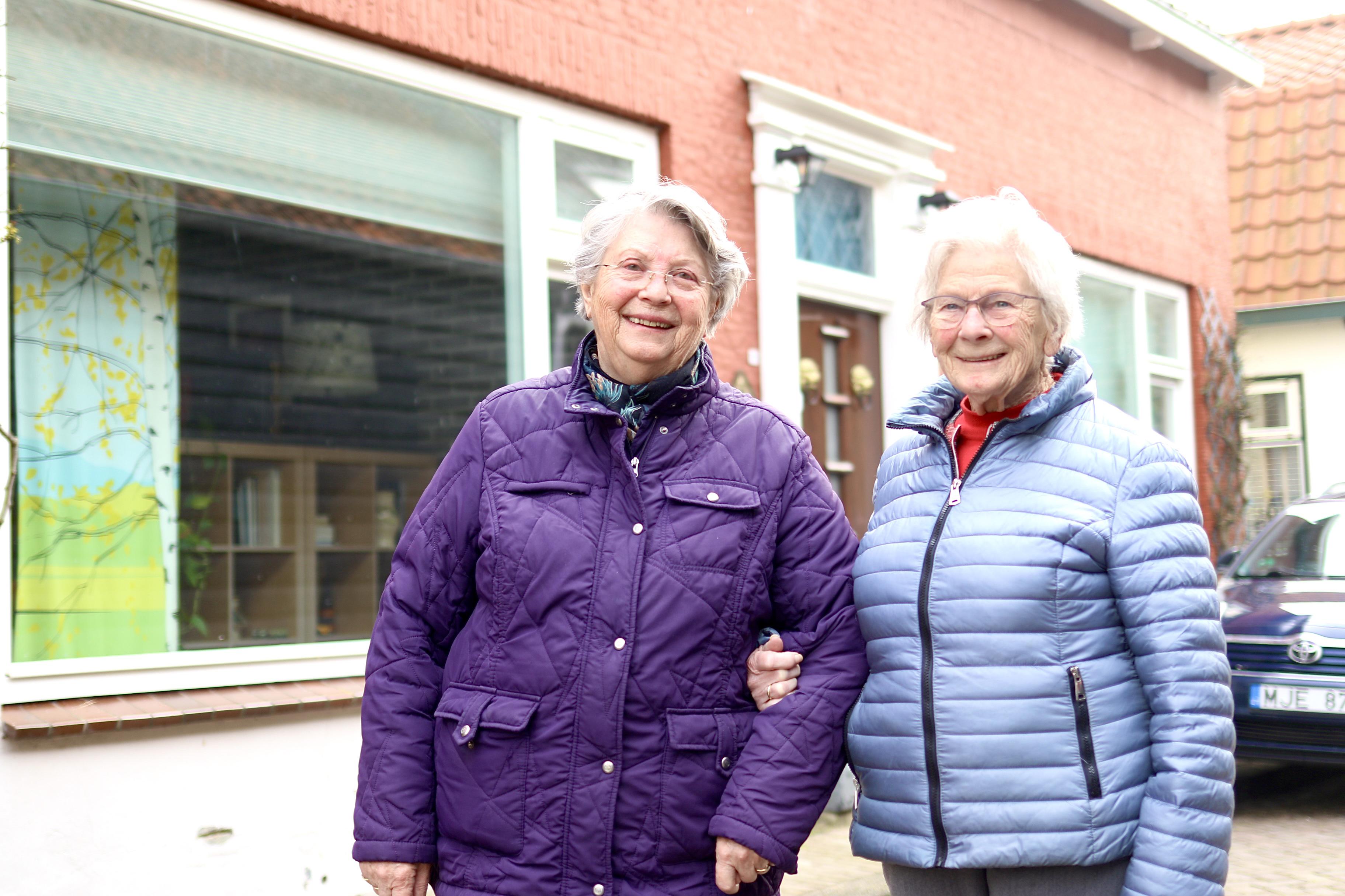 Beverwijk hielp Simonshaven te herrijzen na Watersnoodramp. ’Ze zitten in ons hart’, zeggen zussen B