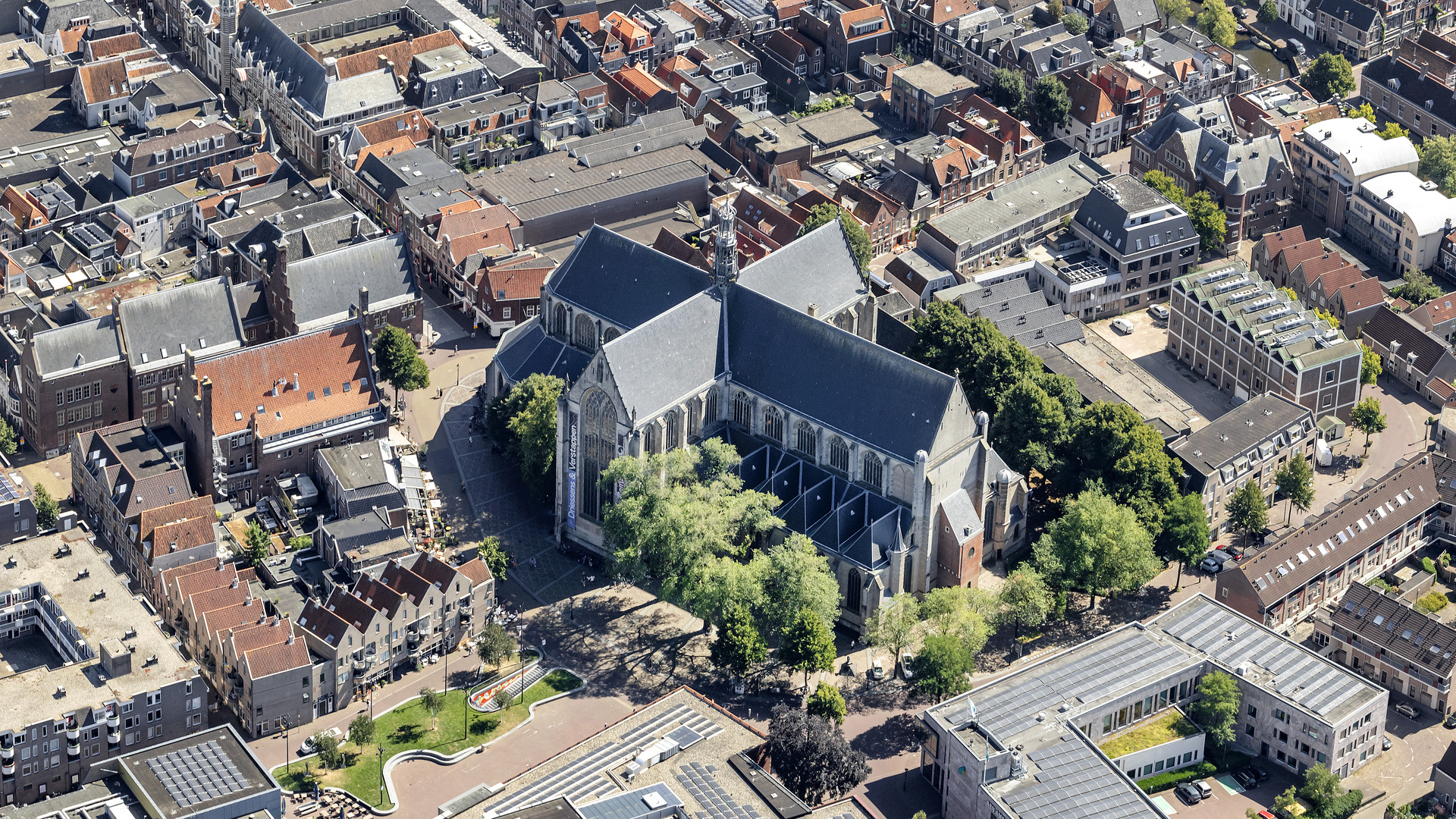 Grote Kerk blijft ook komende tien jaar cultuurpodium en 'huiskamer van Alkmaar'. Nieuwe samenwerkingsovereenkomst met De Vest getekend | Noordhollands Dagblad