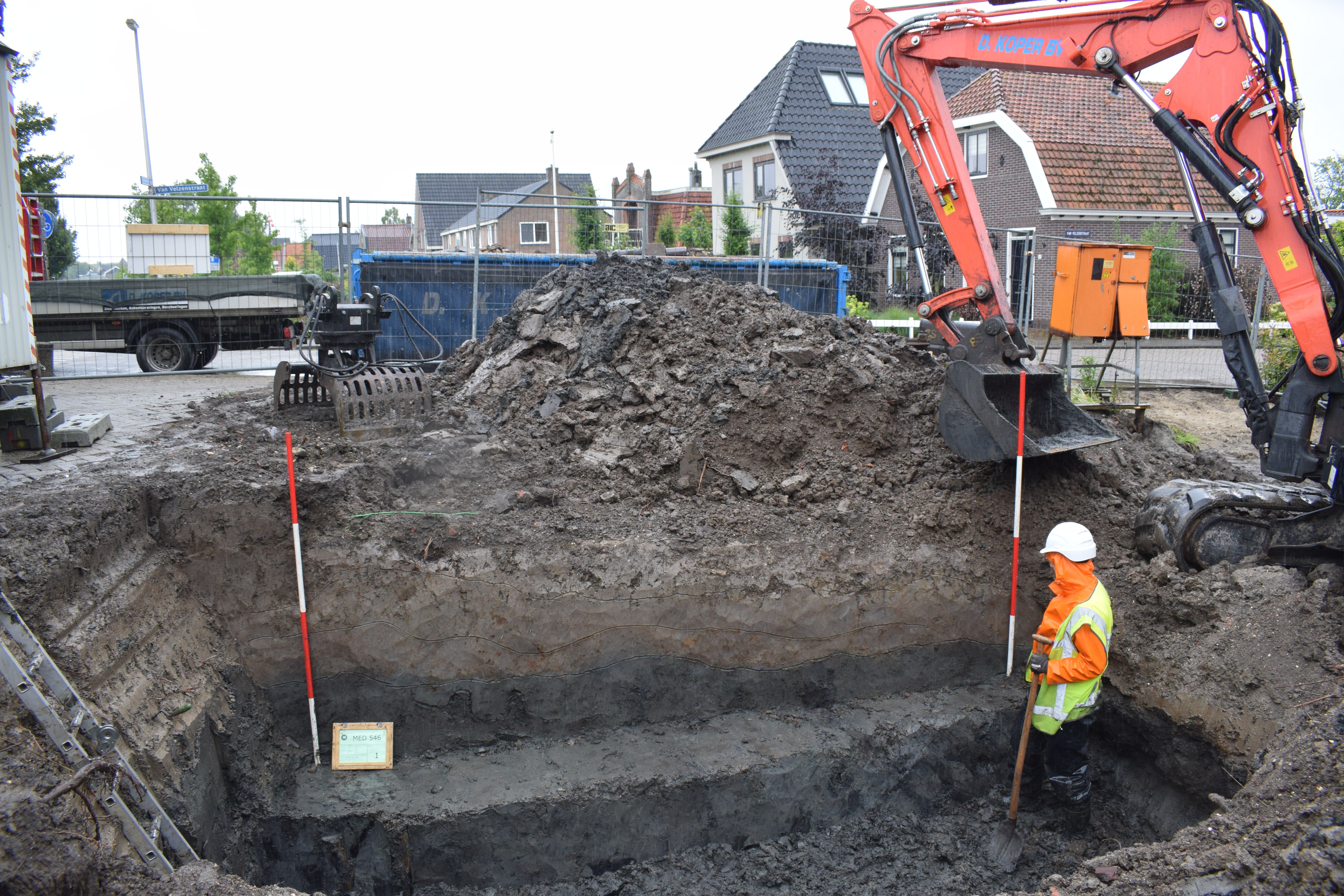 Archeologen ontdekken middeleeuwse dijkdoorbraak en reparatie daarvan in Onderdijk