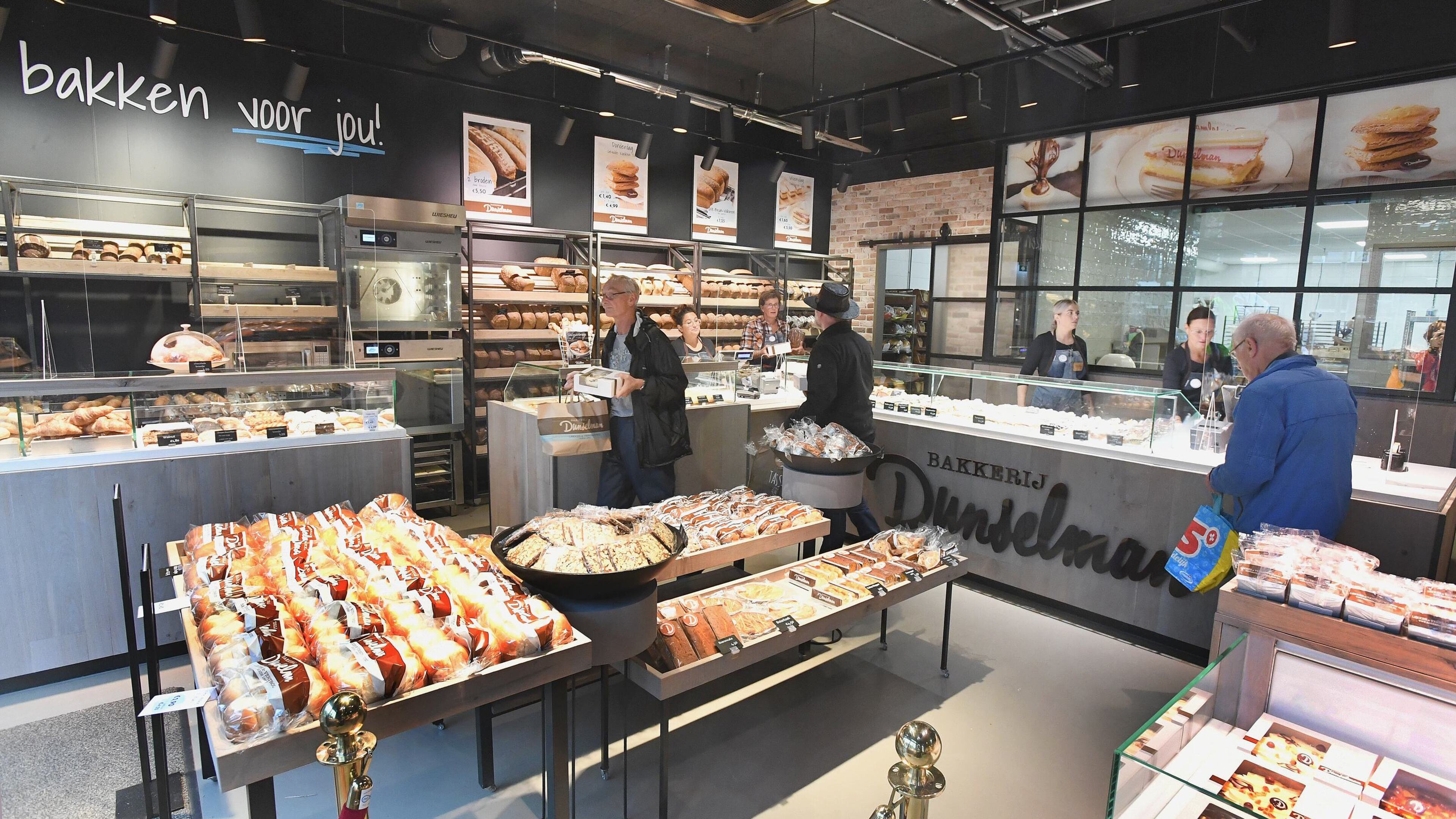 Bakkerij Dunselman in Julianadorp gaat komende weken eerder dicht. Personele problemen zijn de boosd
