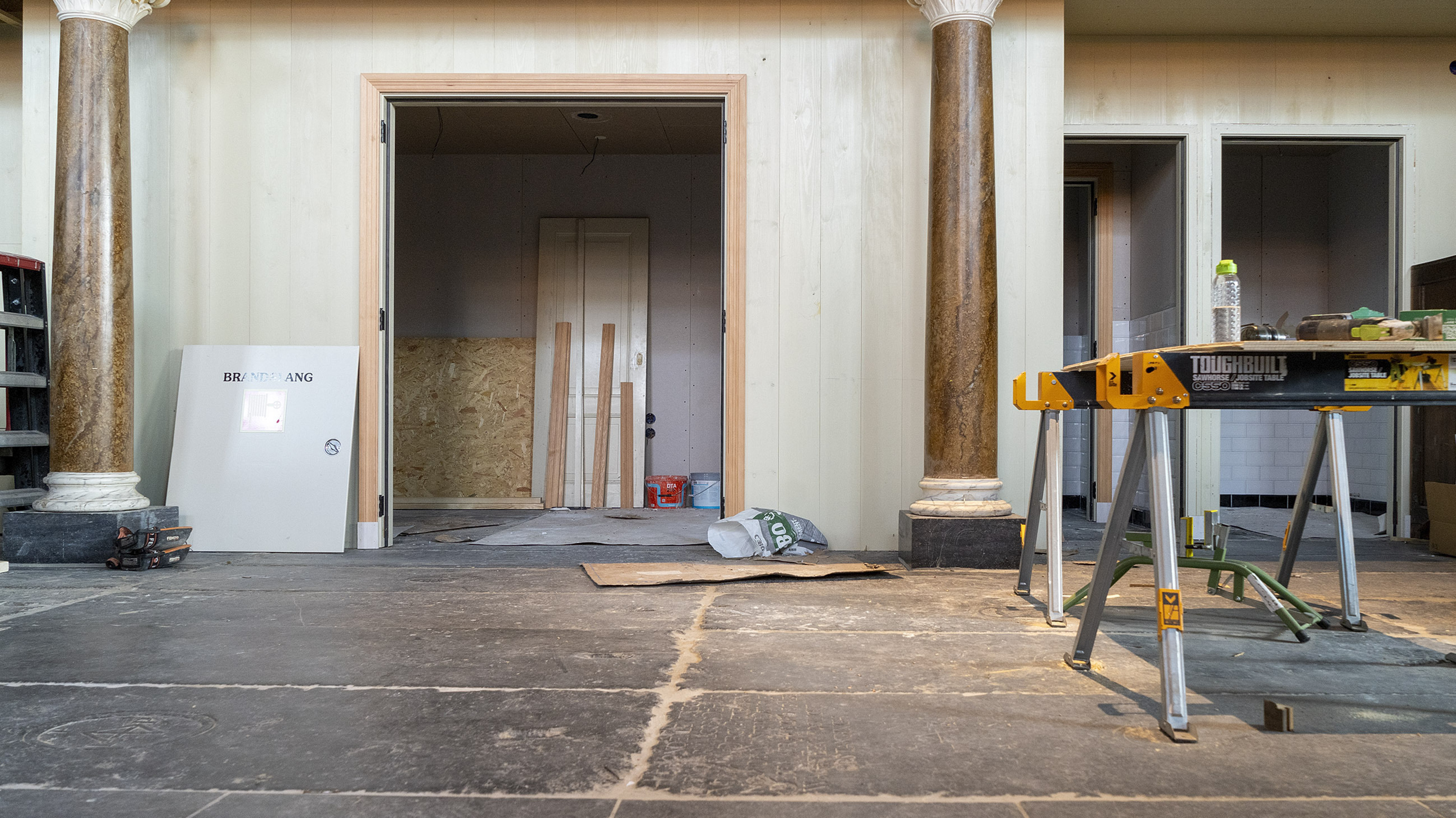 Zerkenvloer ligt weer strak, orgel staat kaarsrecht en keuken en toiletten worden vernieuwd. Grote K
