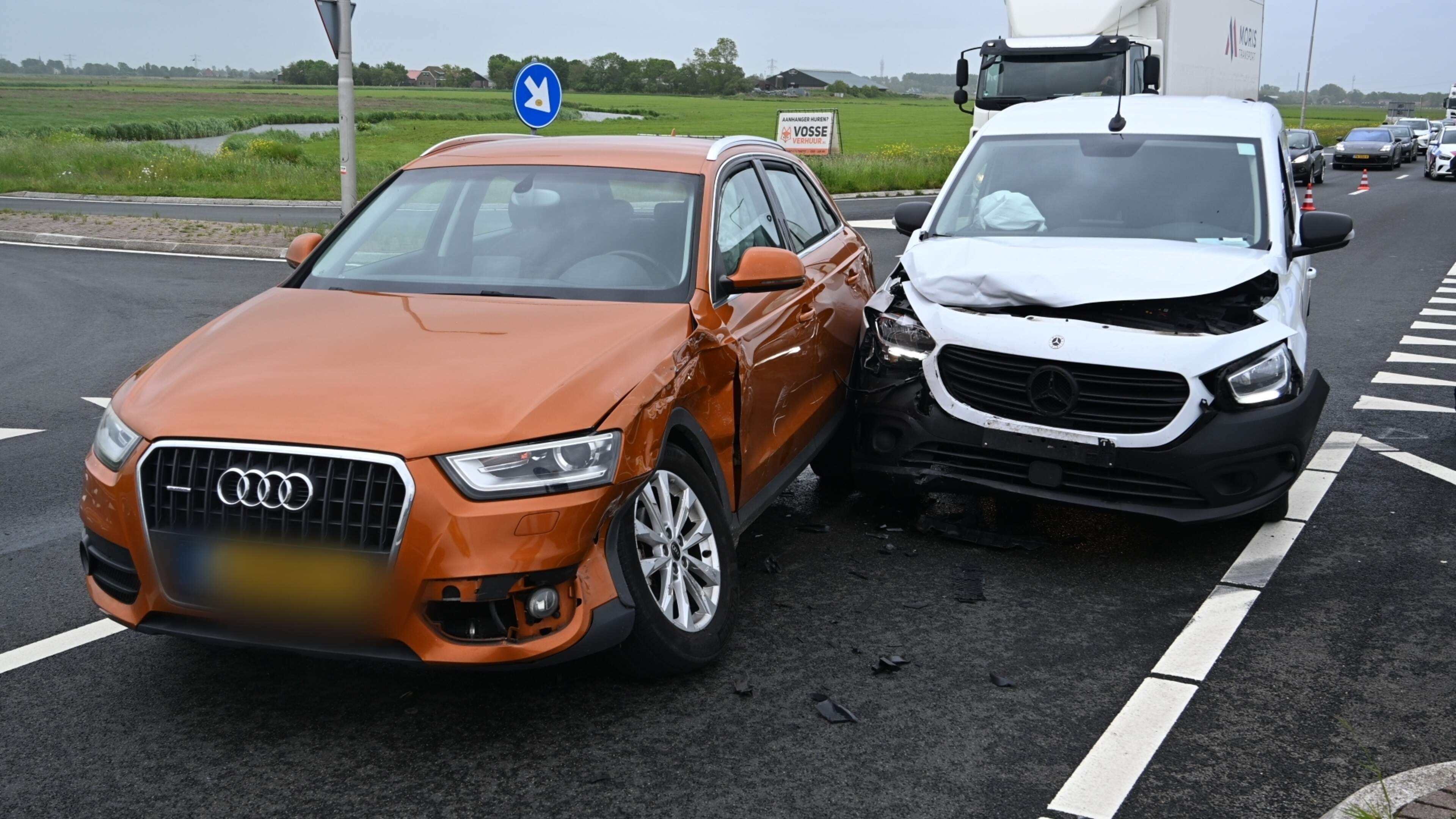 Two drivers arrested after collision on N203 near Uitgeest