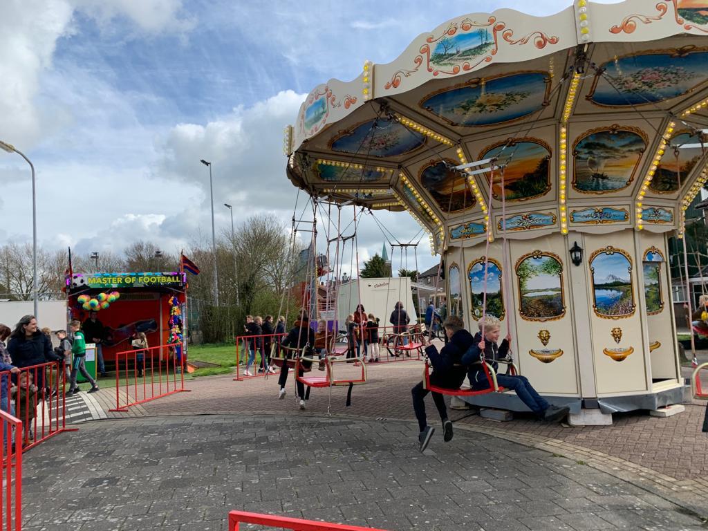 Botsing werpt smet op ’leuke kermis De Goorn’. Toch was het ’ouderwets gezellig’