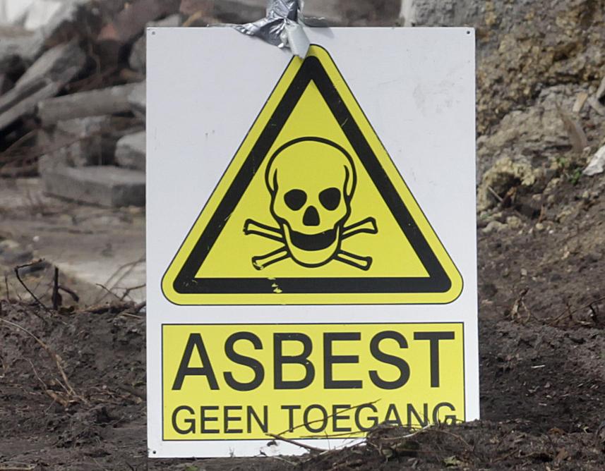 Veehouder Katwoude vecht dwangsom om asbest aan