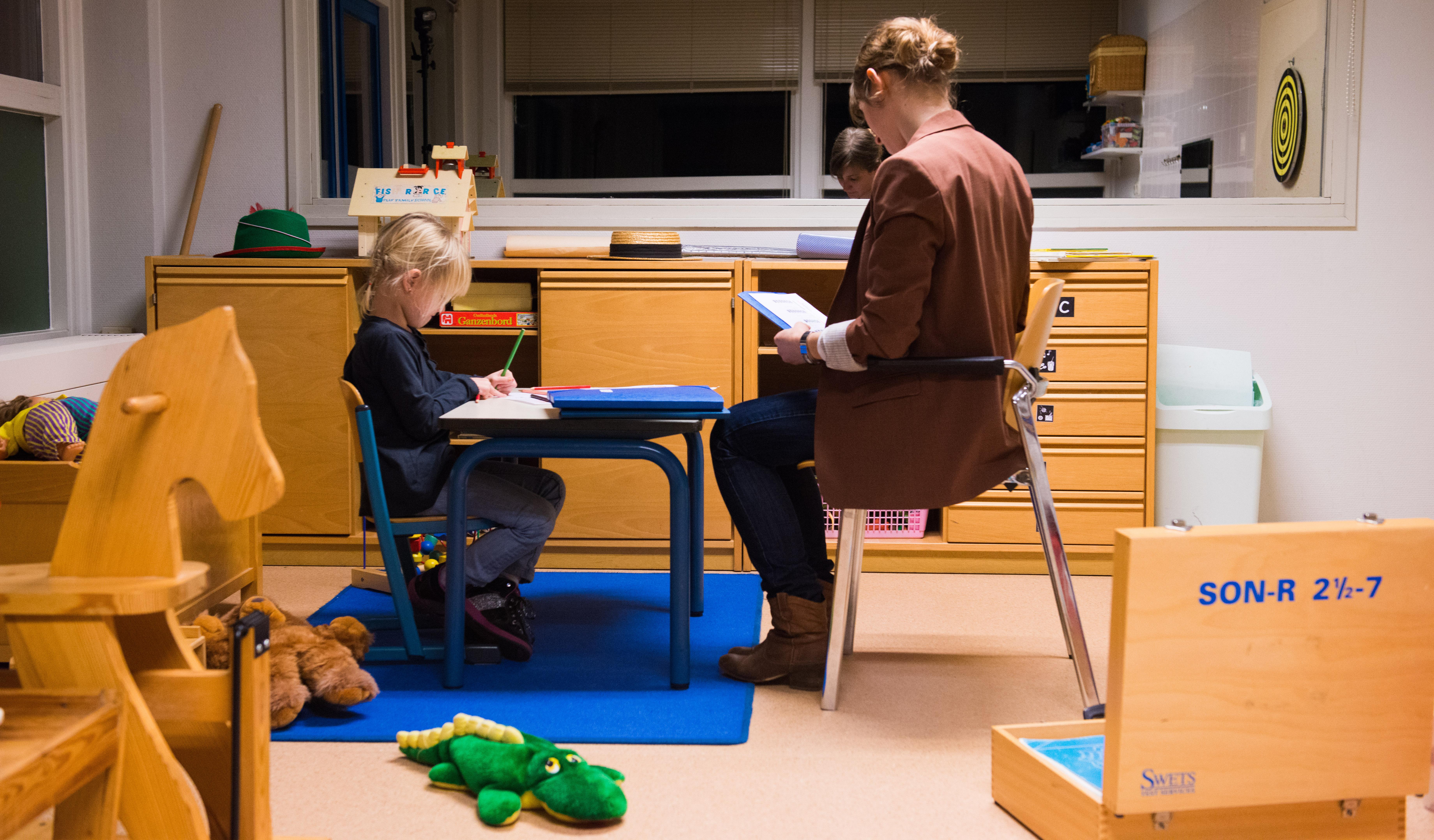 Arts therapy removed as direct youth care in Haarlem. 'Parents and children are the victims'