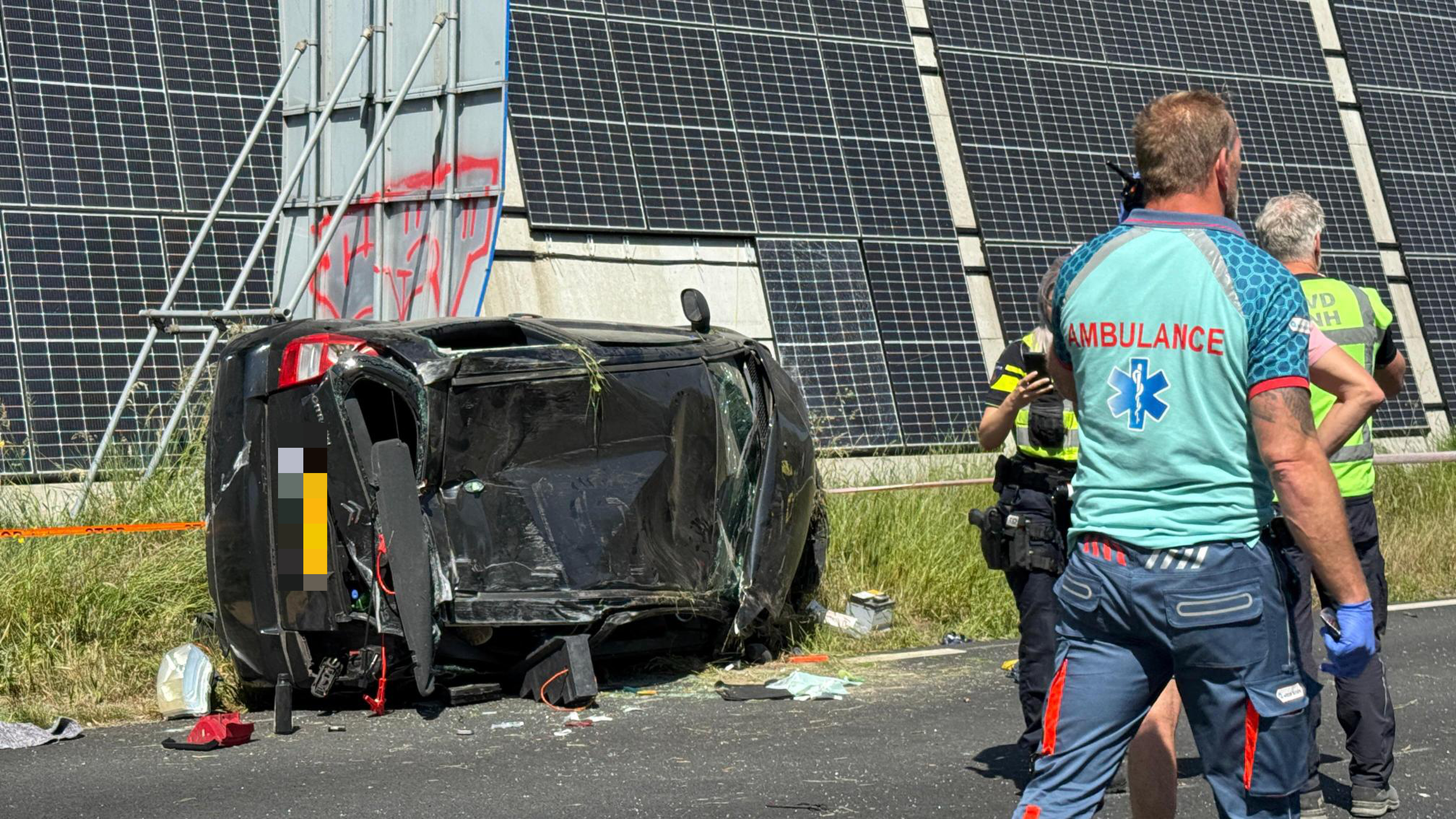 112-nieuws: Auto te water in Zijdewind, bestuurder met spoed naar het ziekenhuis na ongeval in Alkma