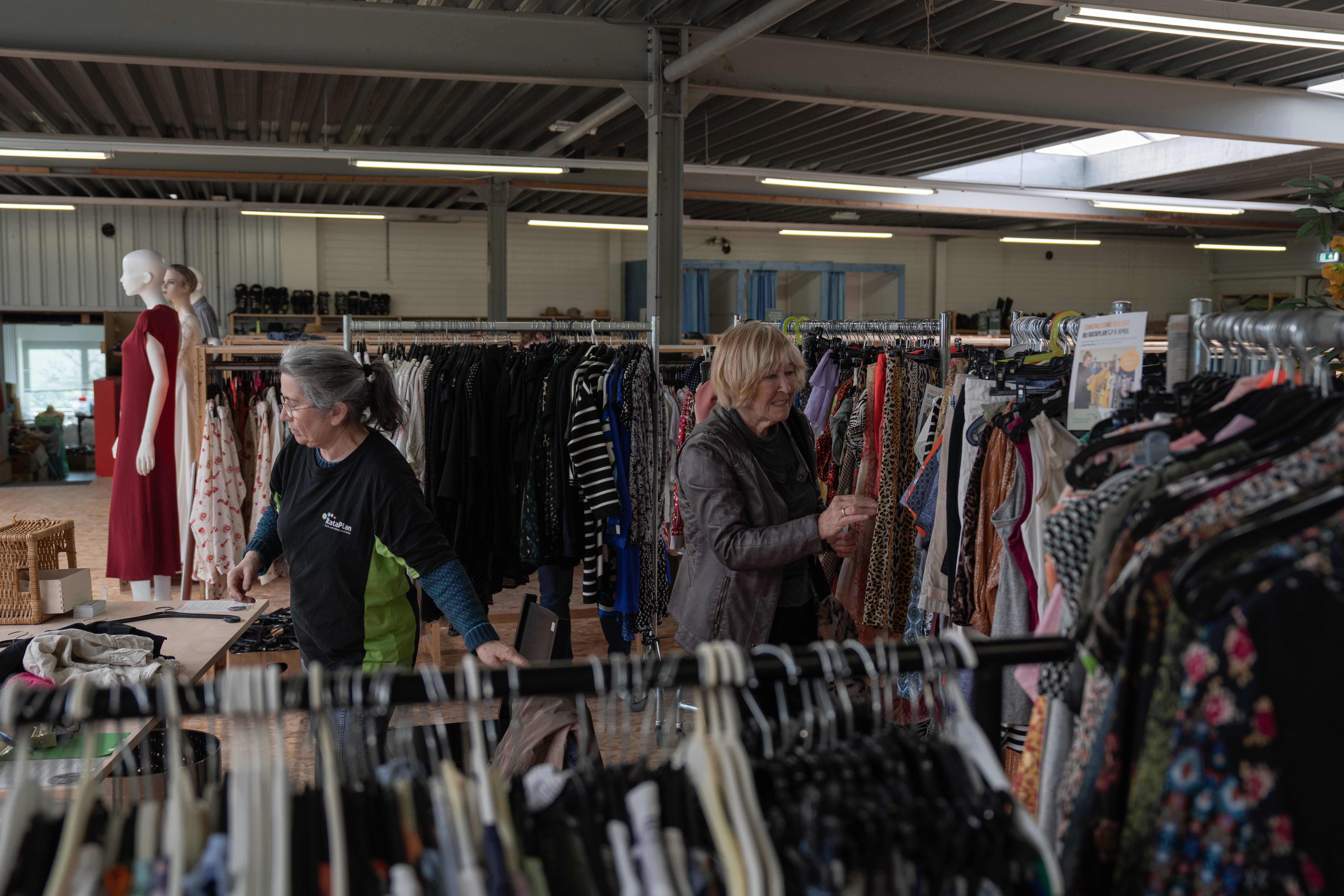 Kleding ruilen bij Rataplan. ‘Alles wat ik aan heb, komt van de ...