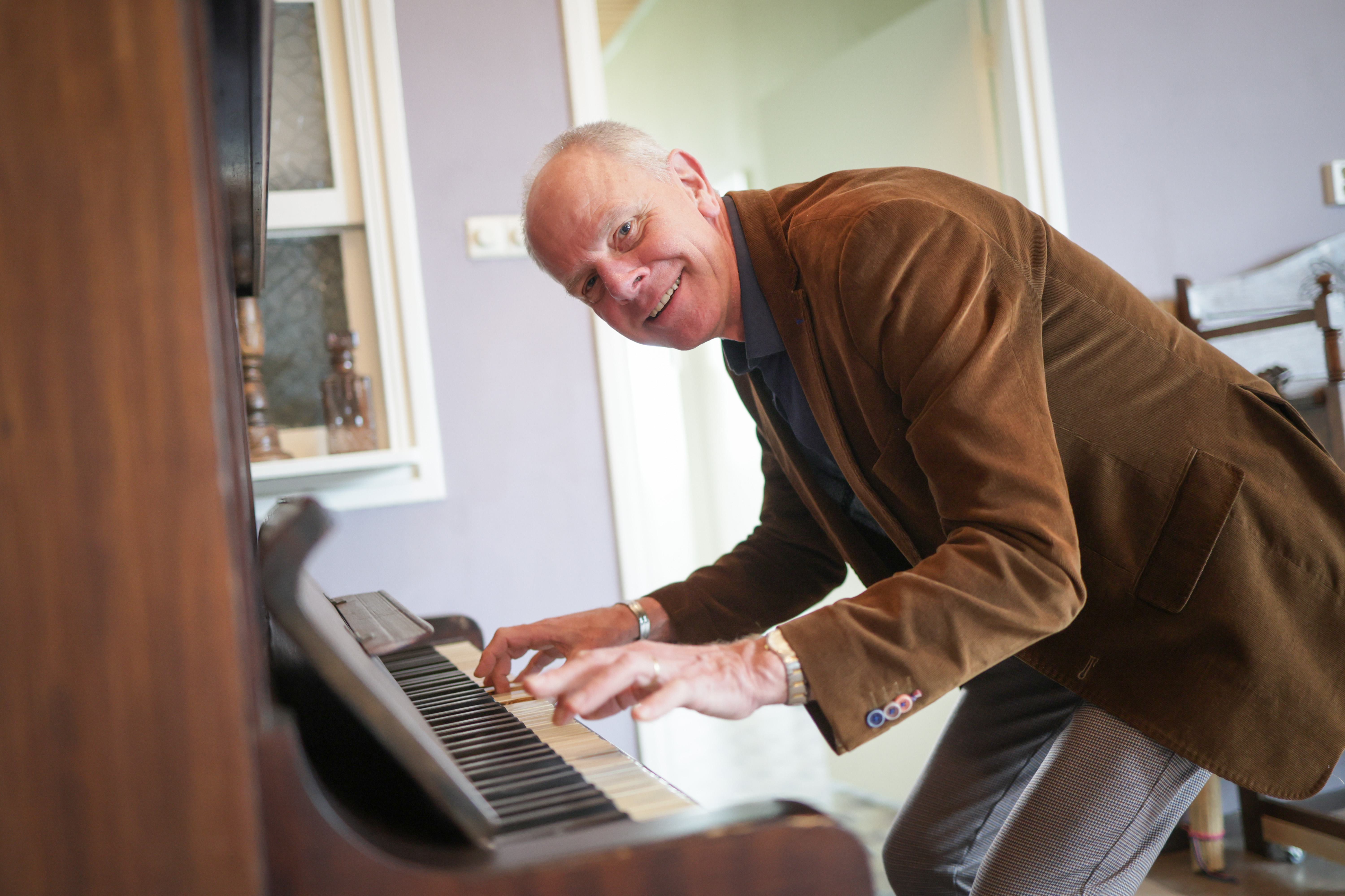 Boerenzoon bloeit op als muzikale duizendpoot: Frank Hoebe