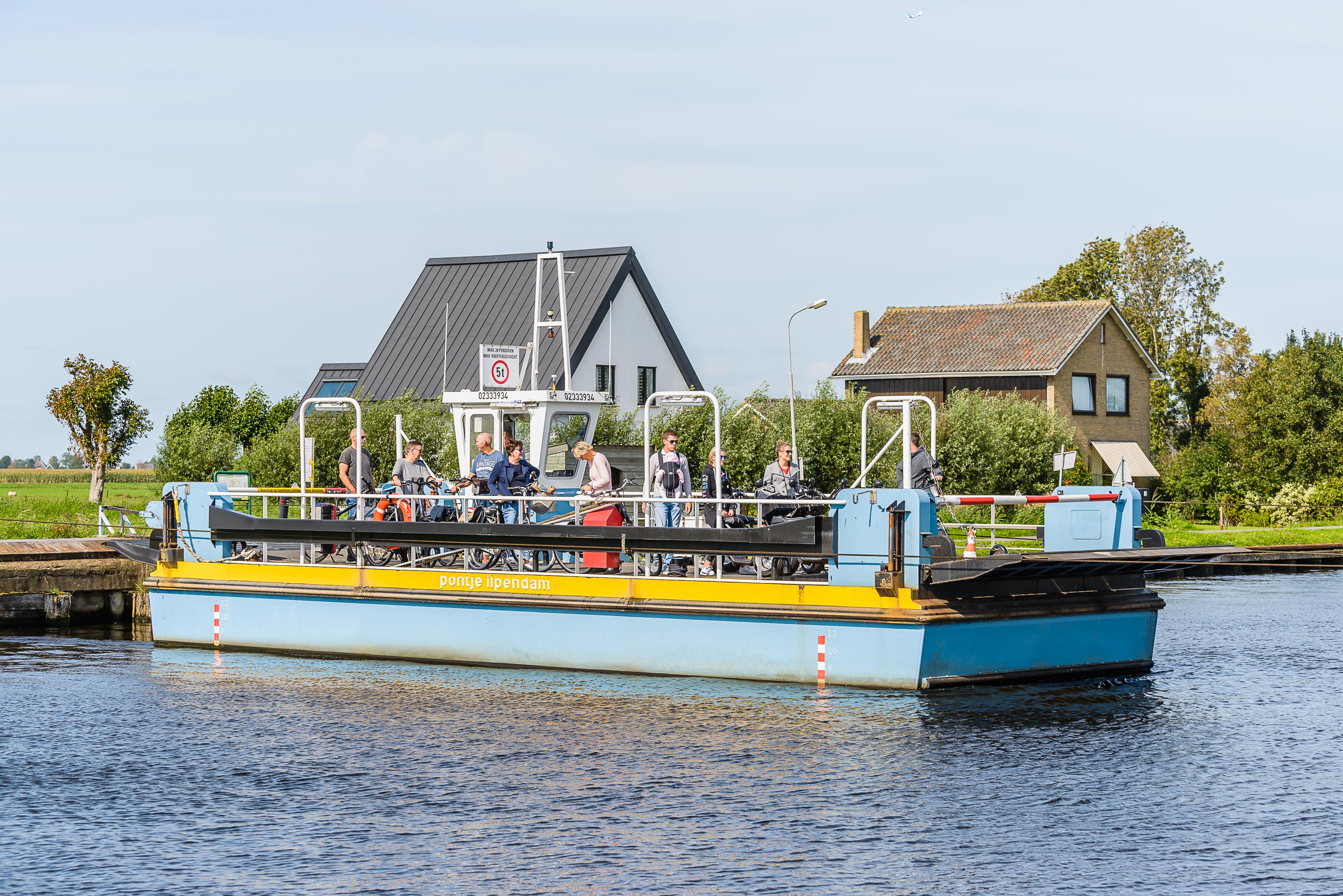 Nog steeds zorgen om voortbestaan pont Ilpendam: ’Met alleen mooie woorden houden we hem niet in de 