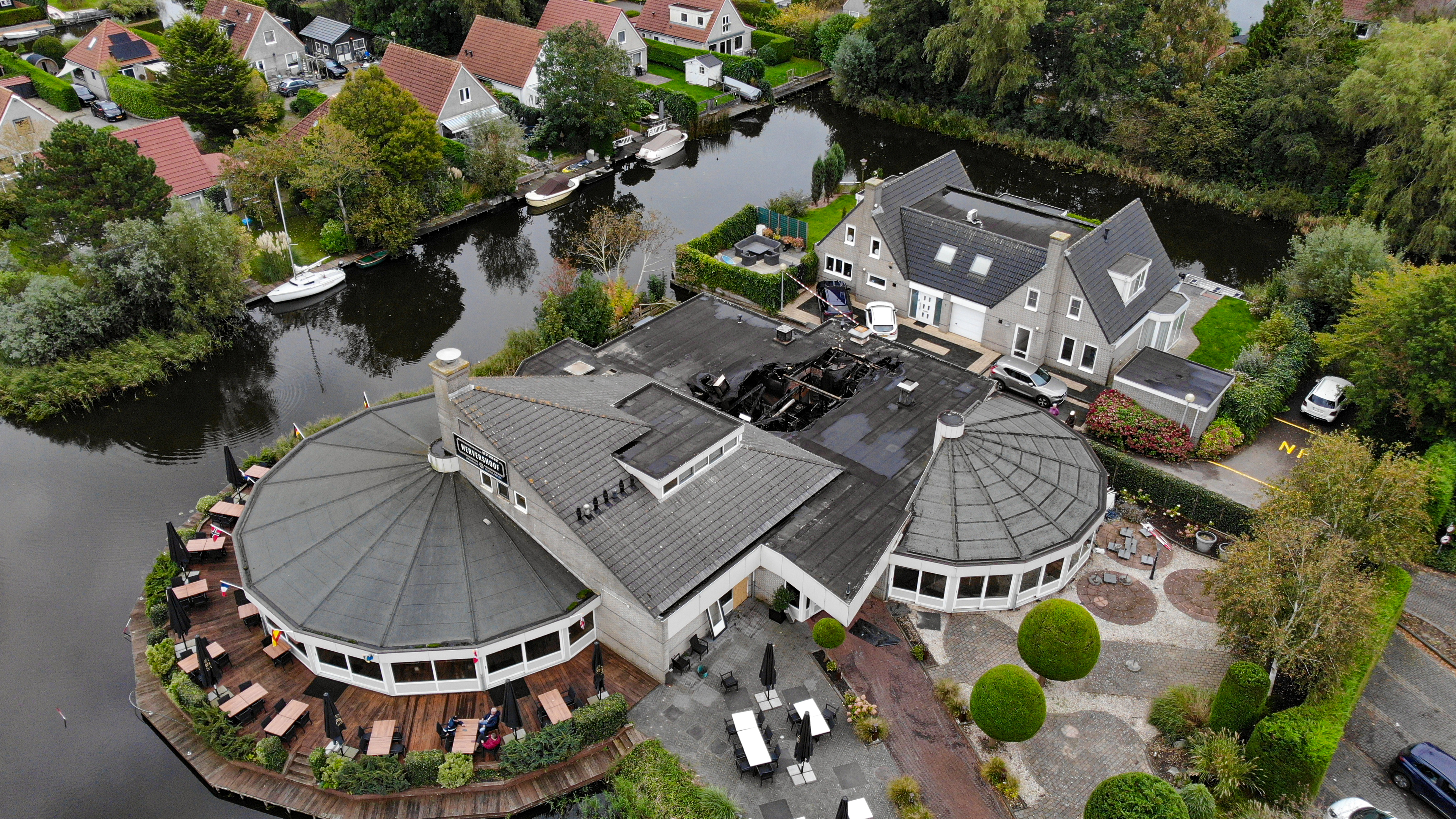 Eigenaar Restaurant Wervershoof ’moe en terneergeslagen’ na verwoestende brand: ’Alles is weg’