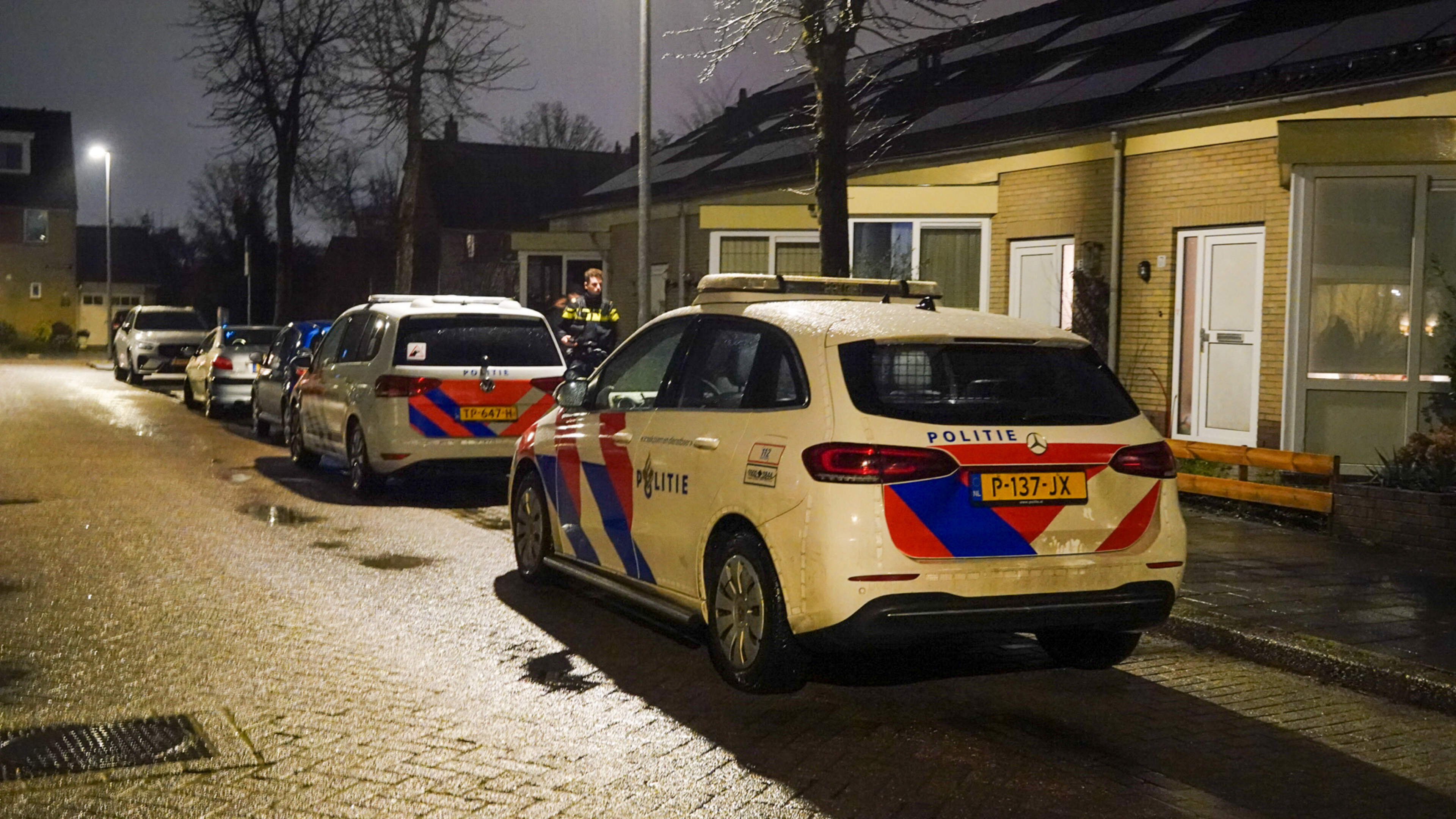 Inbrekers op heterdaad betrapt in Oudorp, klopjacht door politie