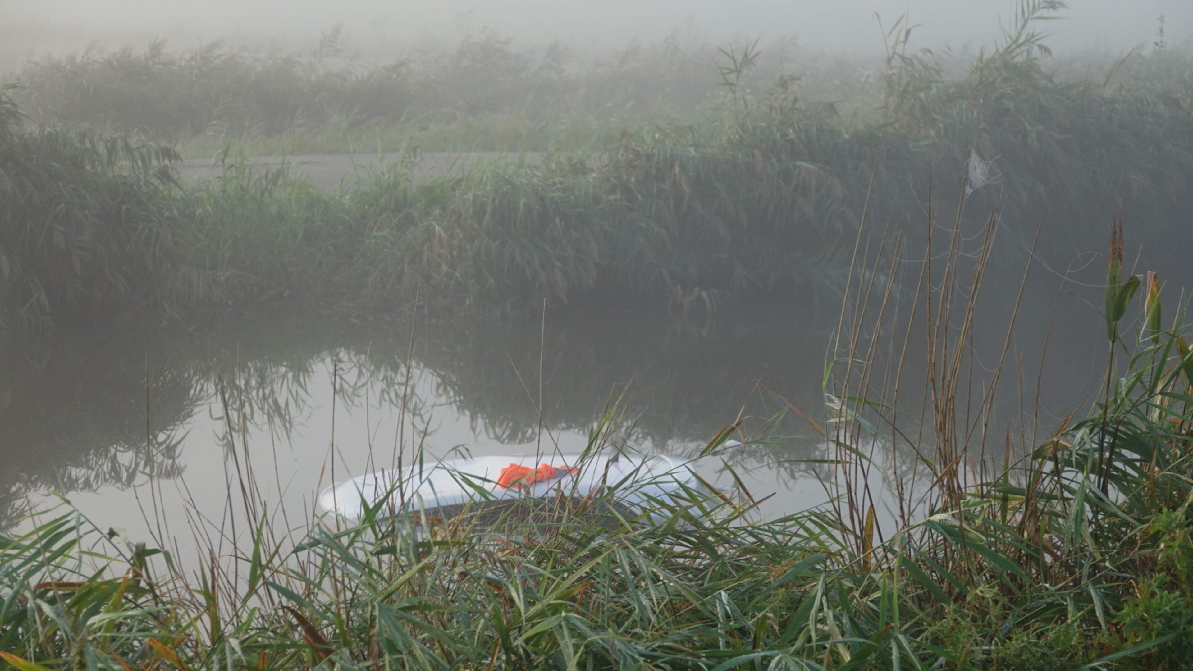 Auto zonder inzittenden aangetroffen in water Wijdewormer