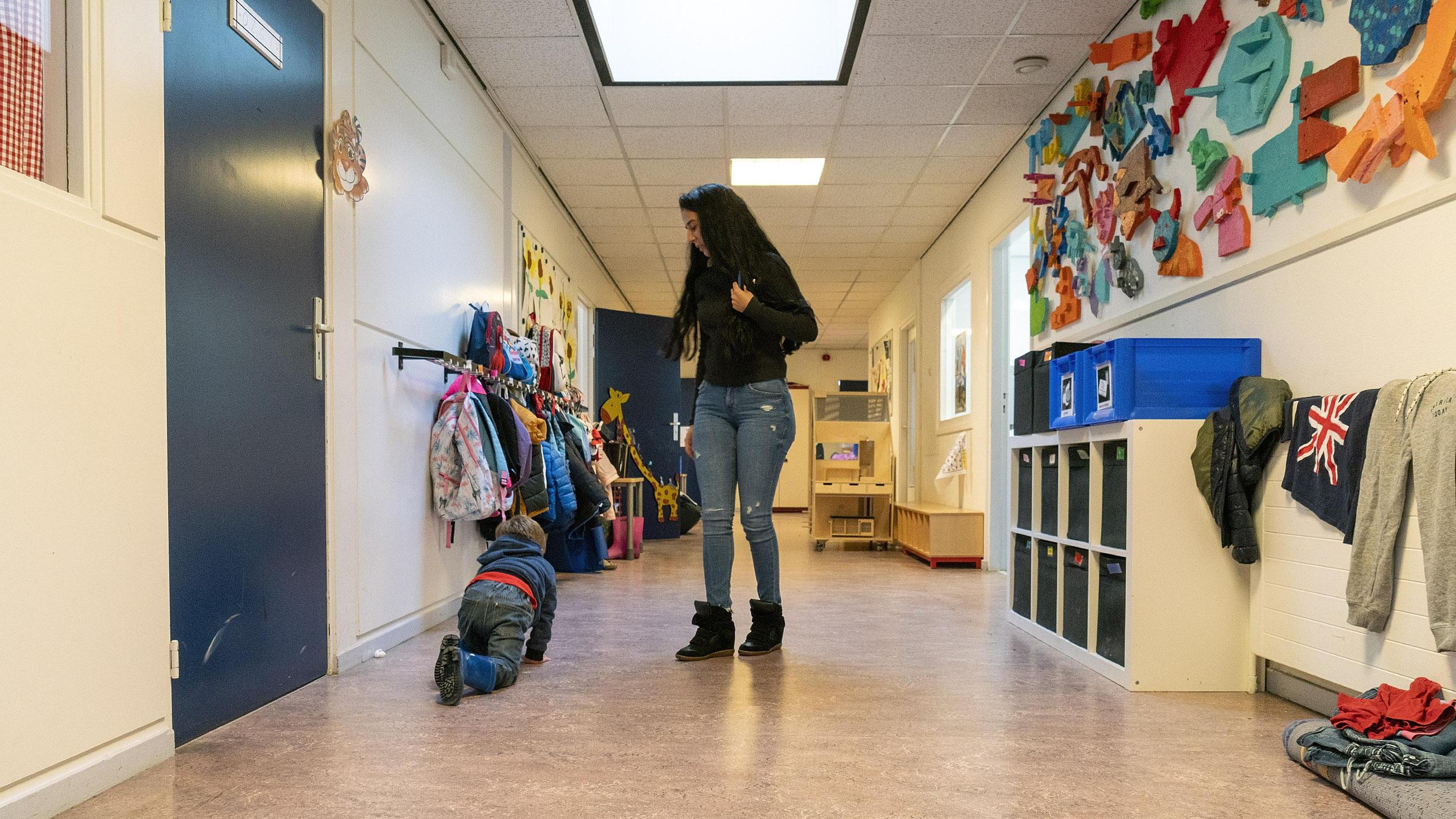 Scholen hebben te maken met leerlingen die niet thuis kunnen zitten, of ...