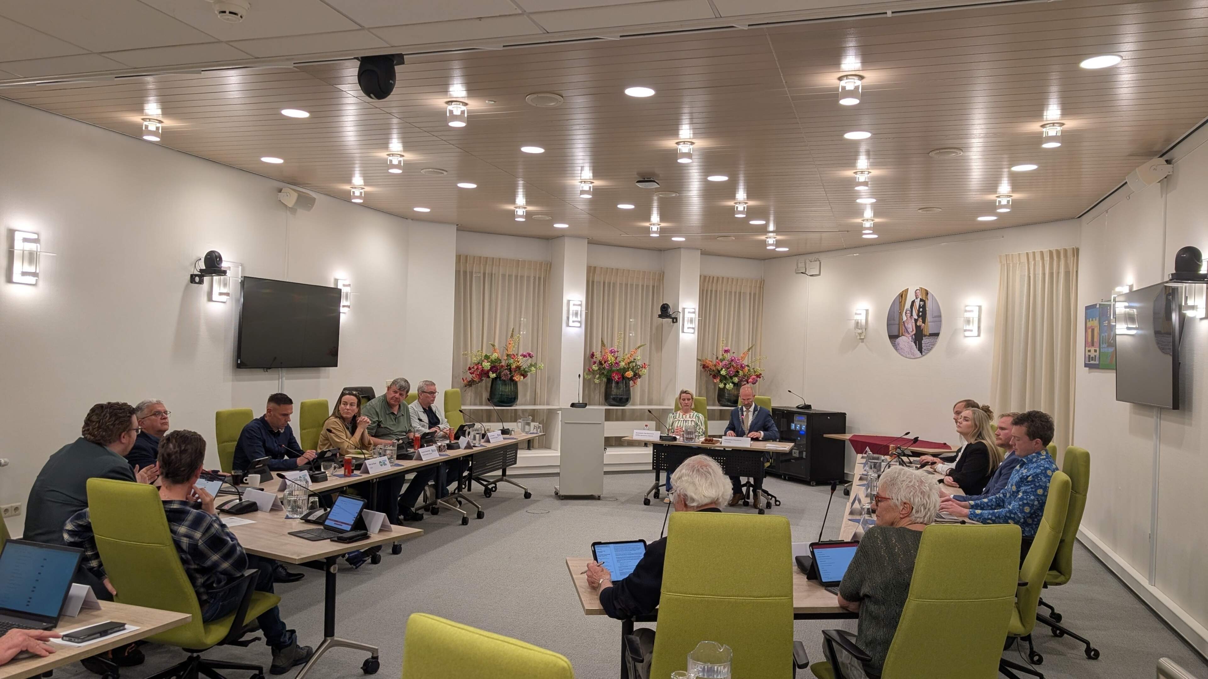 Uitgeest council chooses stability ahead of municipal merger, but there are also bitter words