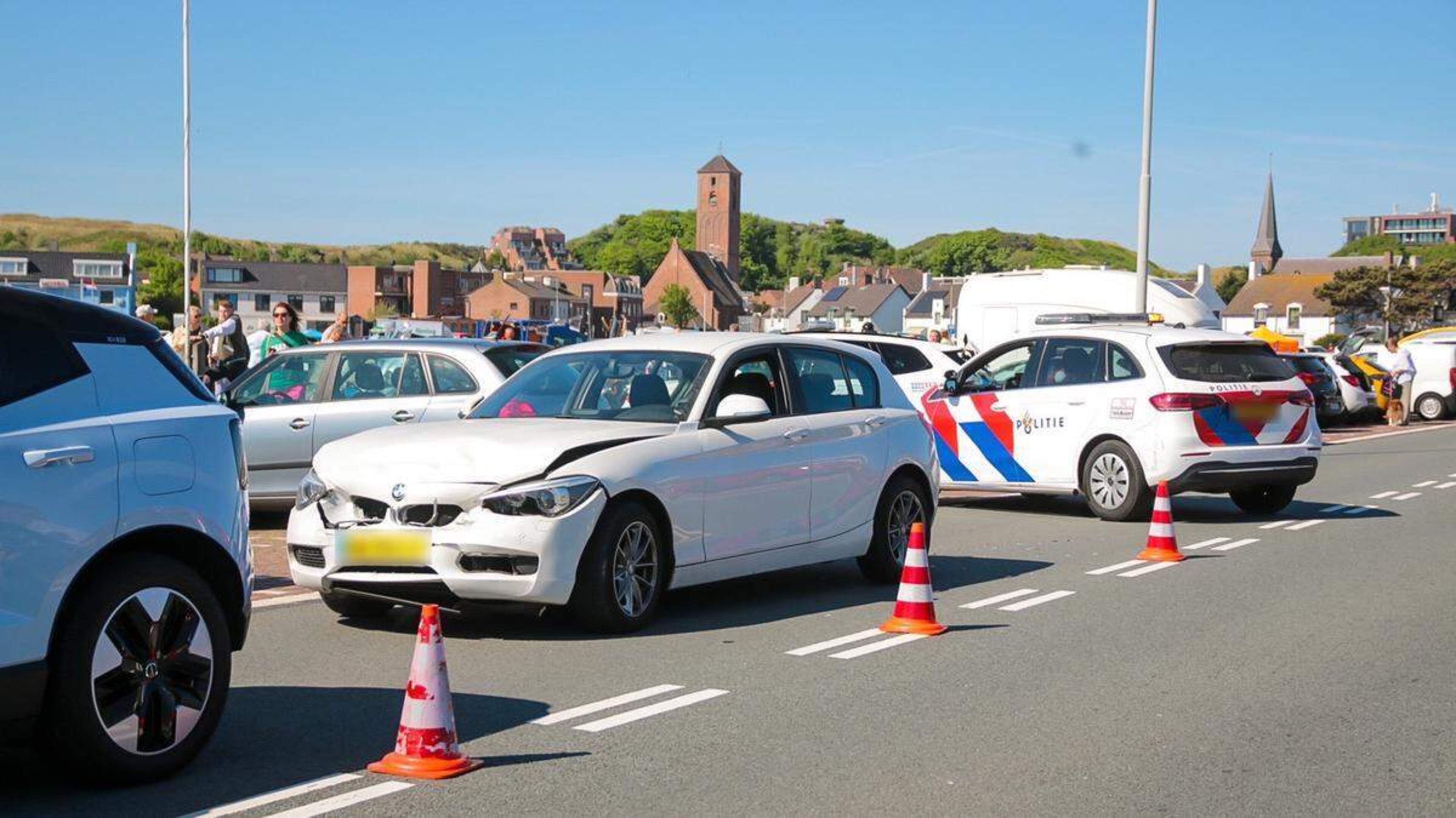 112 nieuws 11 mei: Vrouw gewond bij kop-staartbotsing in Wijk aan Zee