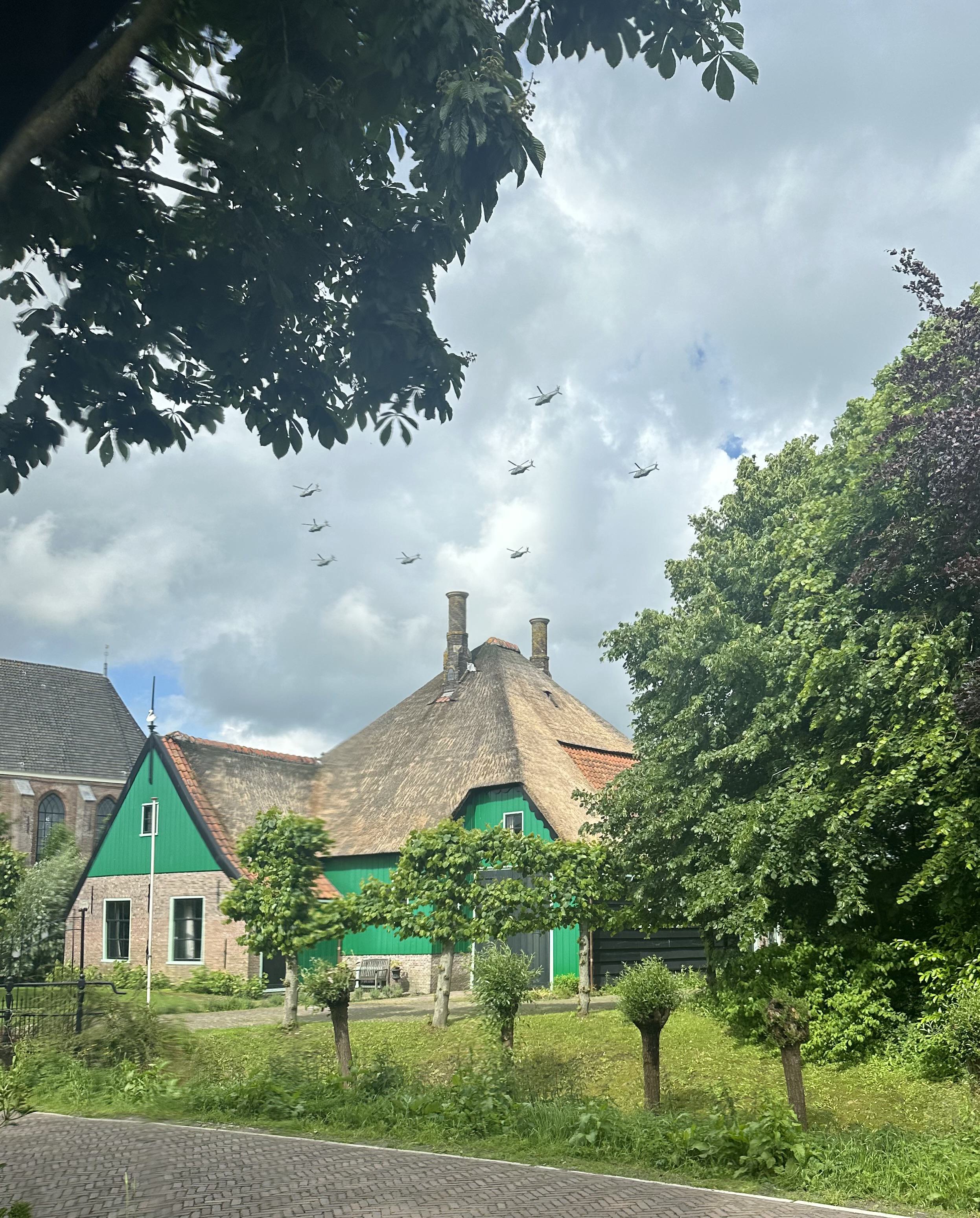 Wognum krijgt even acht gevechtshelikopters in luchtruim