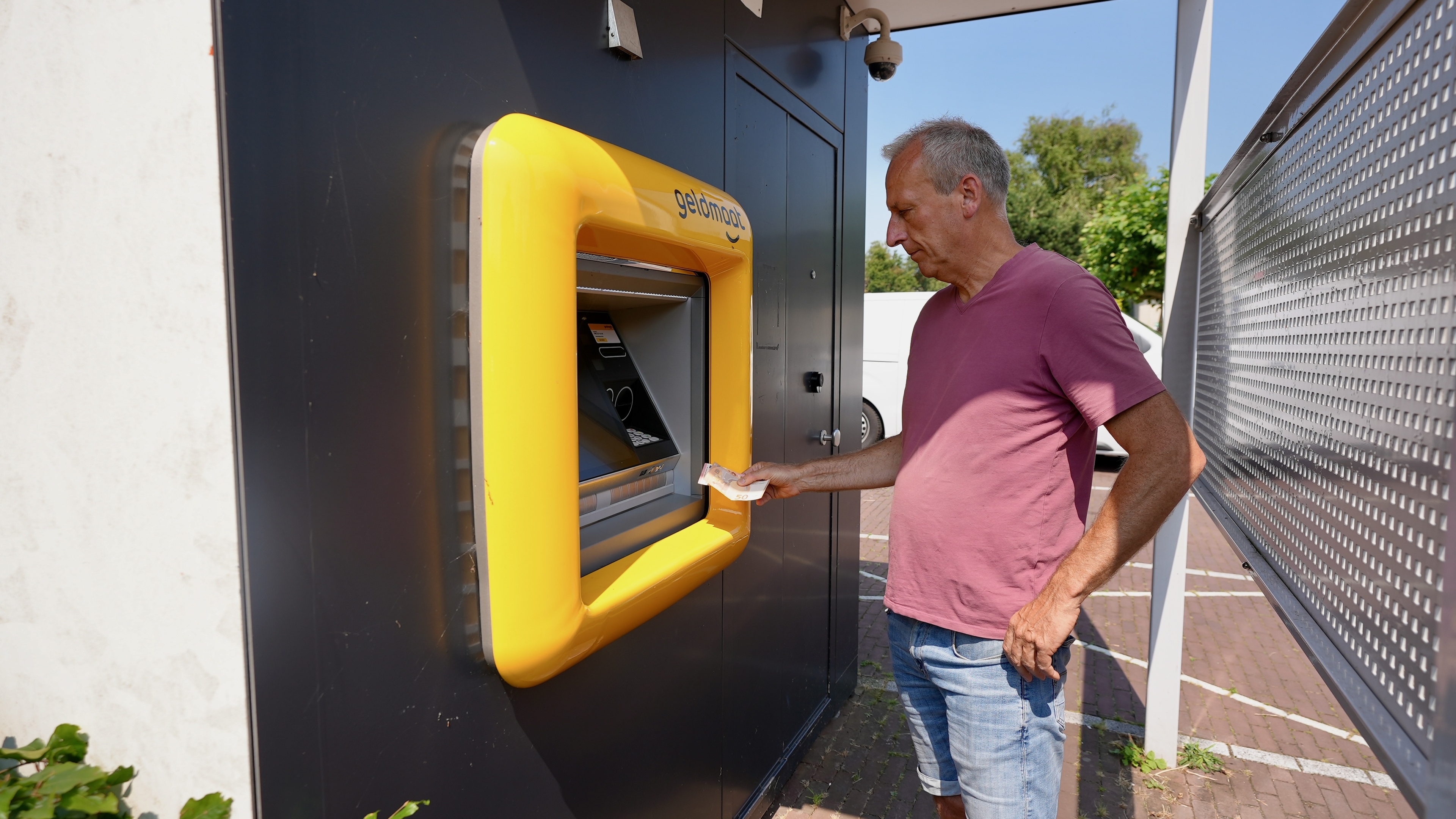 Marcel kreeg meer geld uit de automaat dan hij had gepind: ‘Tien keer extra pinnen en gratis op vaka