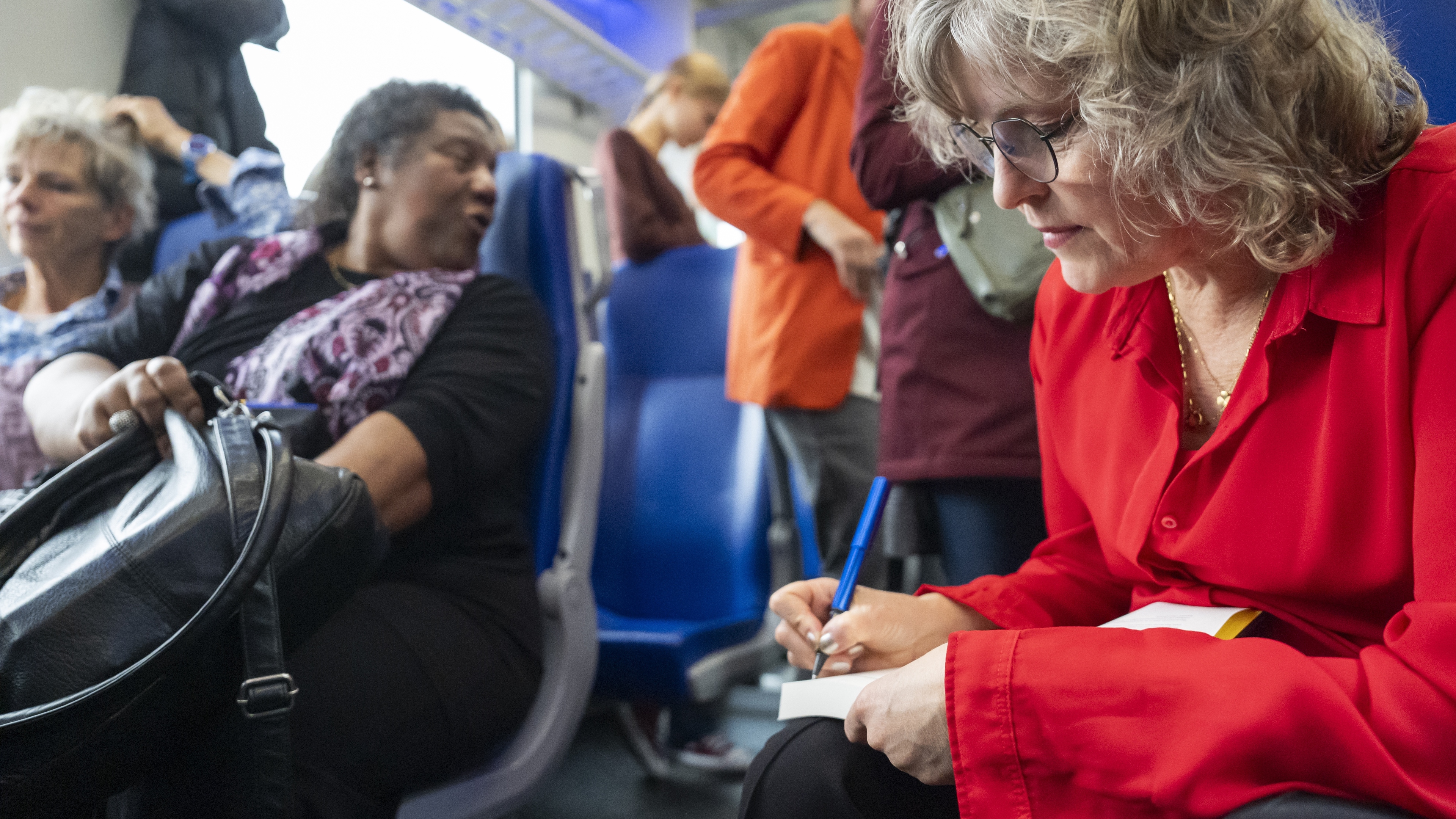 Als alle Castricummers op Sacha Bronwasser stemmen, dan wint haar boek