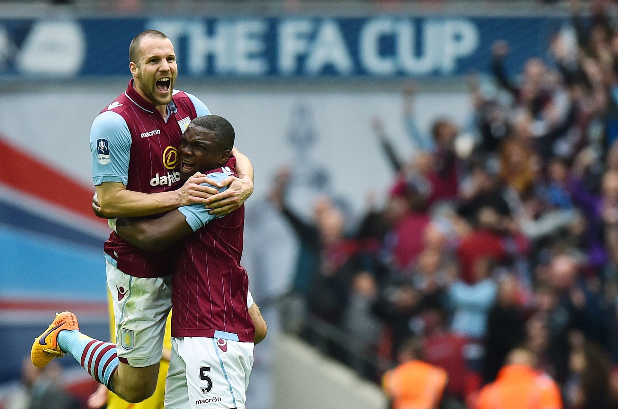 Ron Vlaar over Aston Villa, zijn matige kapper in Birmingham en de ...