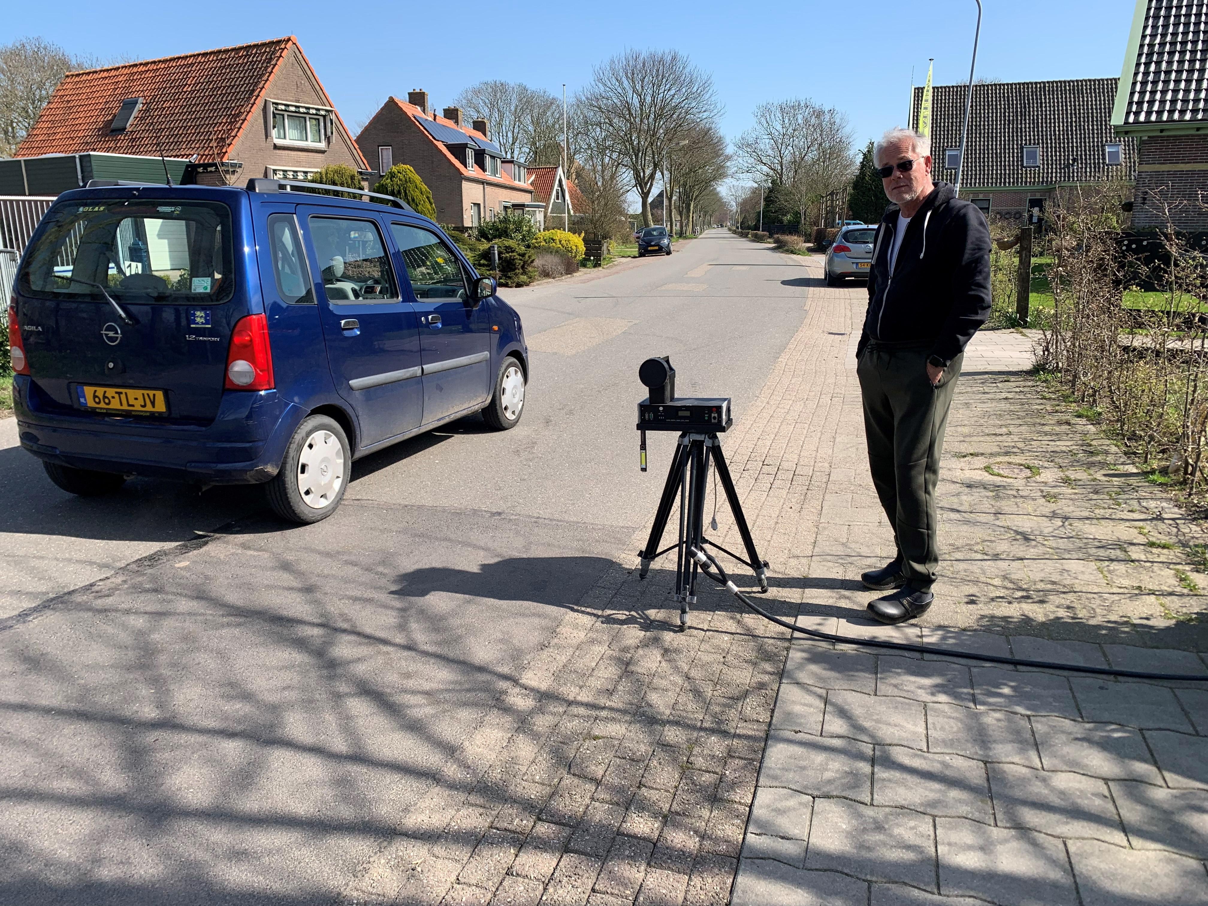 ’Er zijn het afgelopen jaar twee katten van me doodgereden’. Sijbekarspeler gooit apparaat in de str