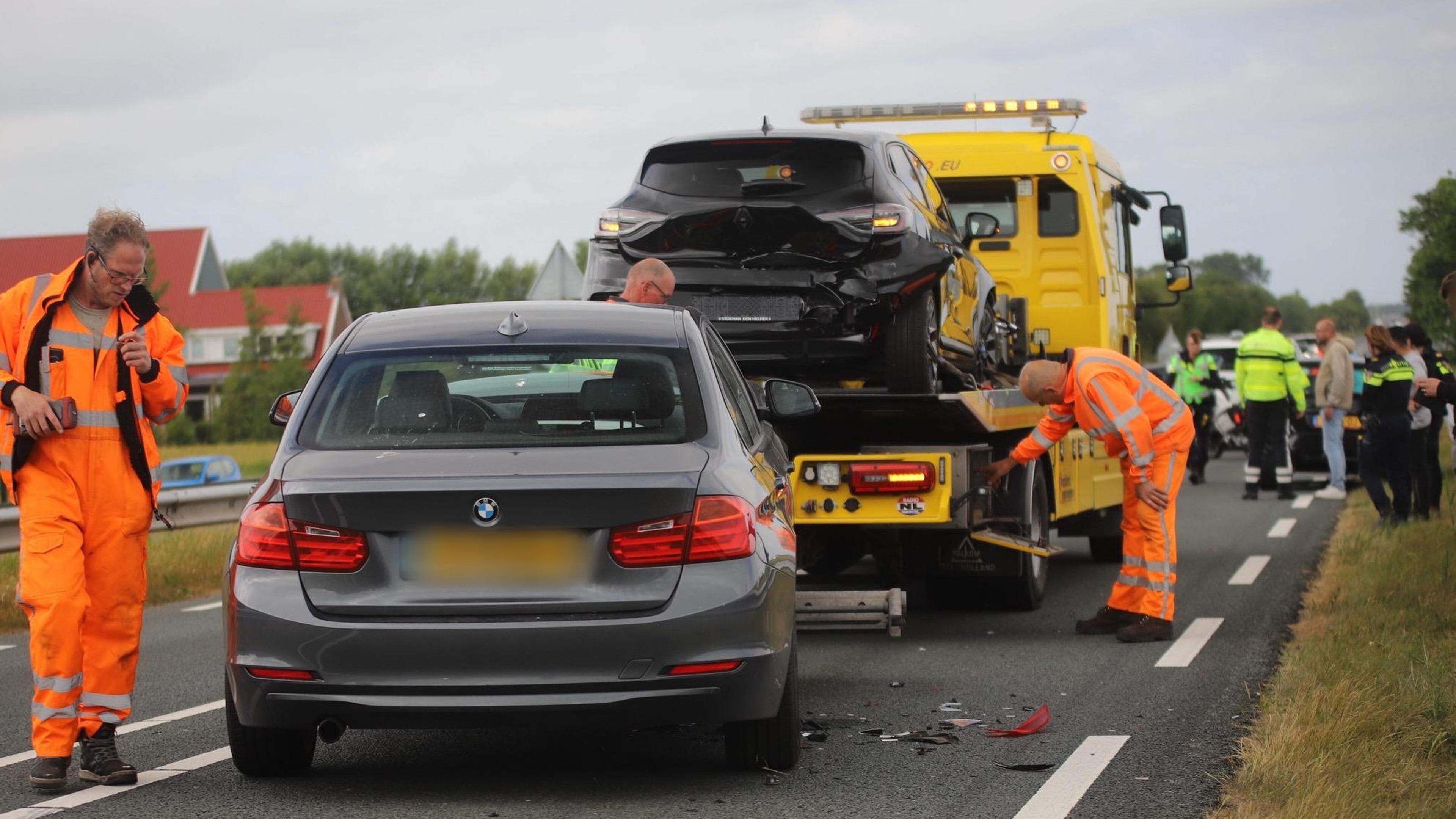Gewonde en schade bij kop-staartbotsing op N9 bij Julianadorp