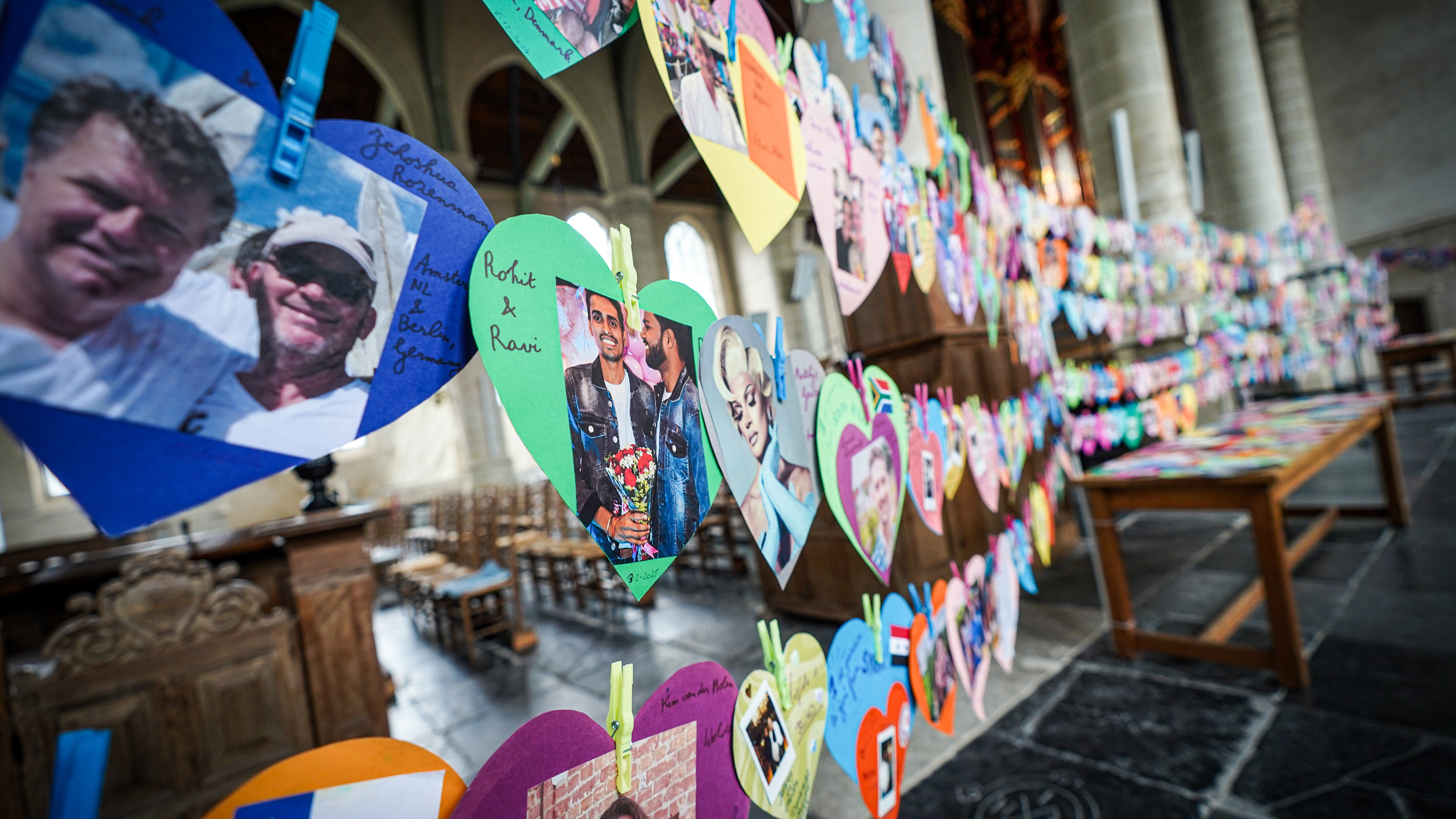 LHBTQ+ kunstwerk geopend in Monnickendam. ’We willen mensen insluiten, niet uitsluiten’